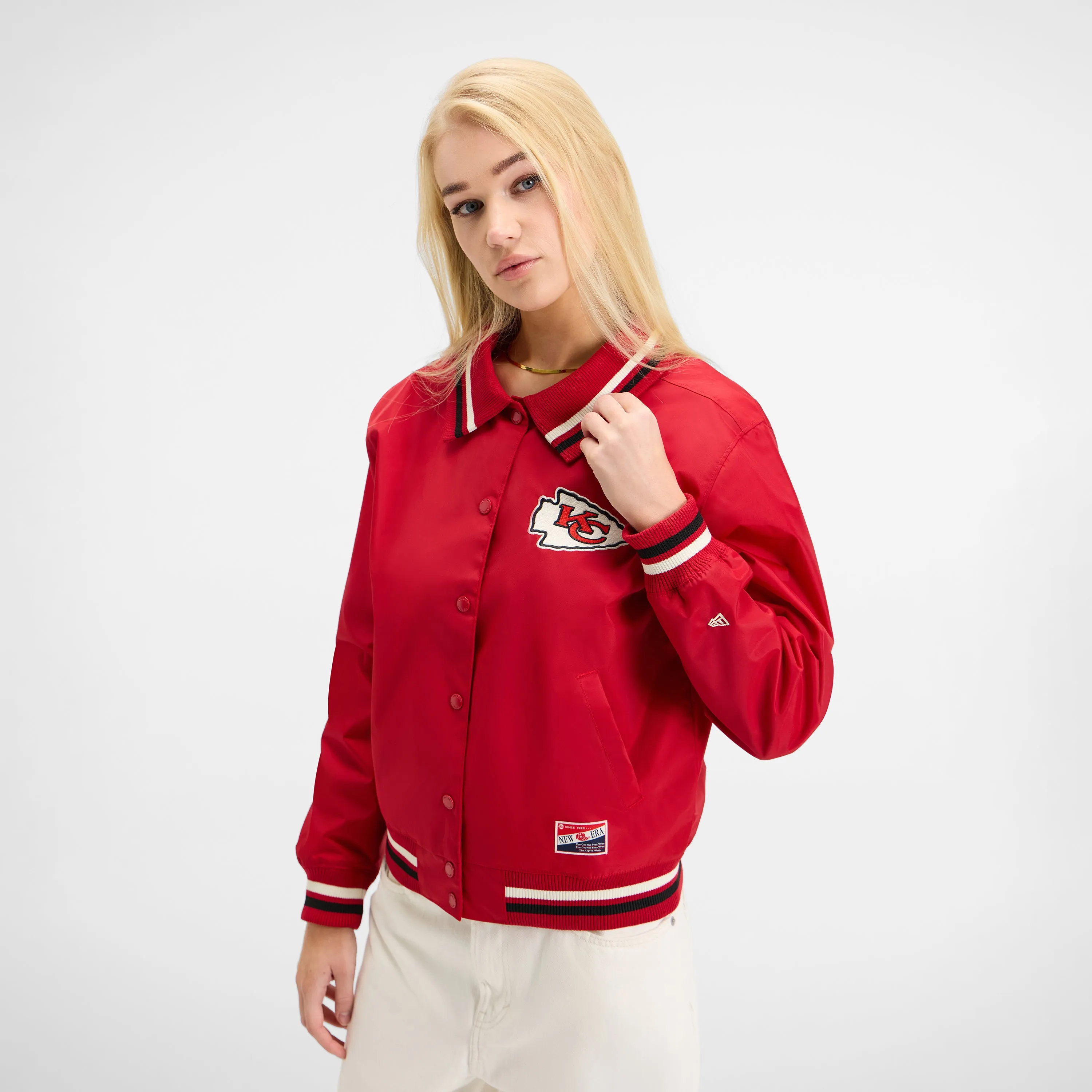 Los Angeles Lakers Throwback Women's Jacket sold by New Era product image thumbnail 2