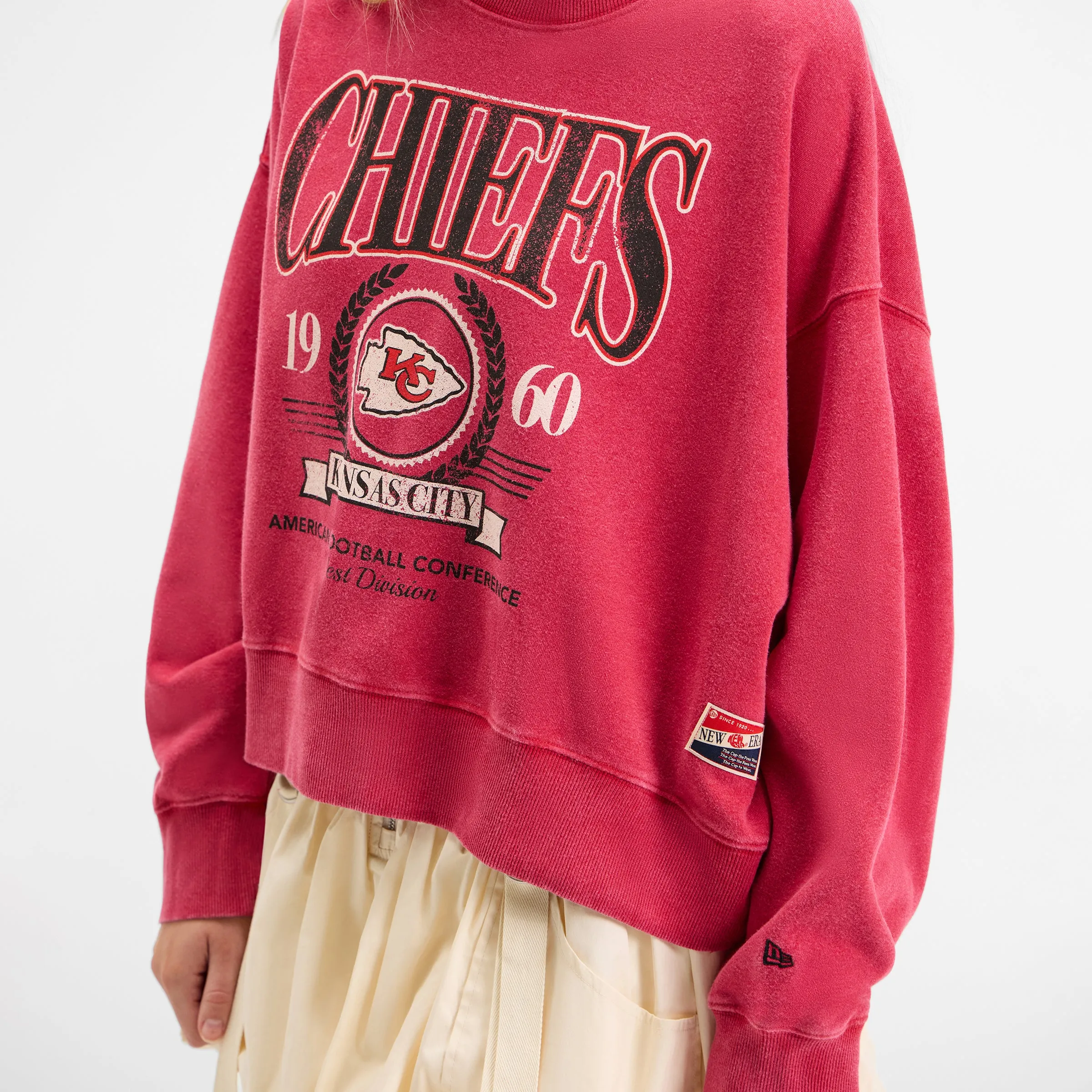Golden State Warriors Throwback Women's Crewneck sold by New Era product image thumbnail 4