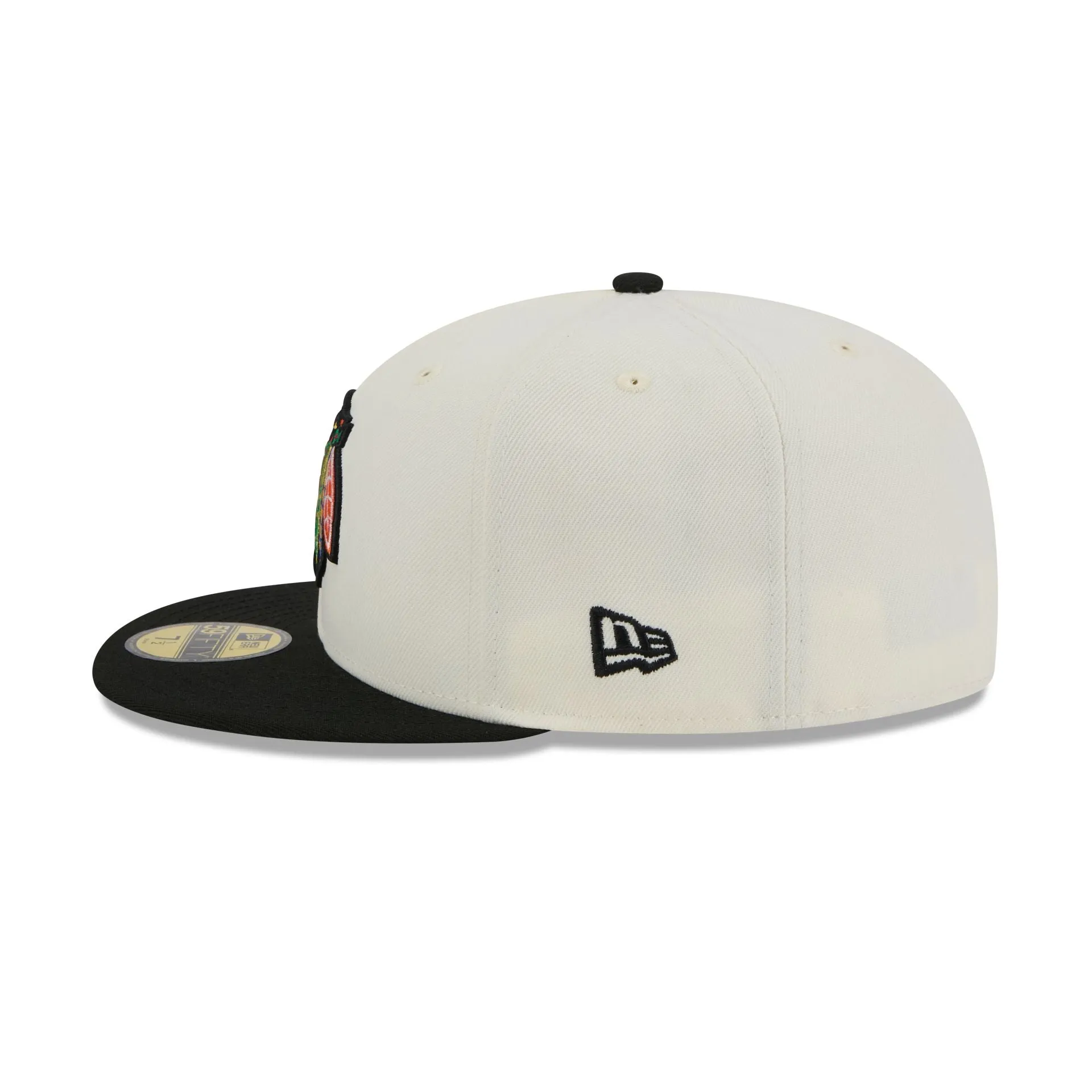 Chicago Blackhawks Chrome White 59FIFTY Fitted Hat sold by New Era product image thumbnail 4