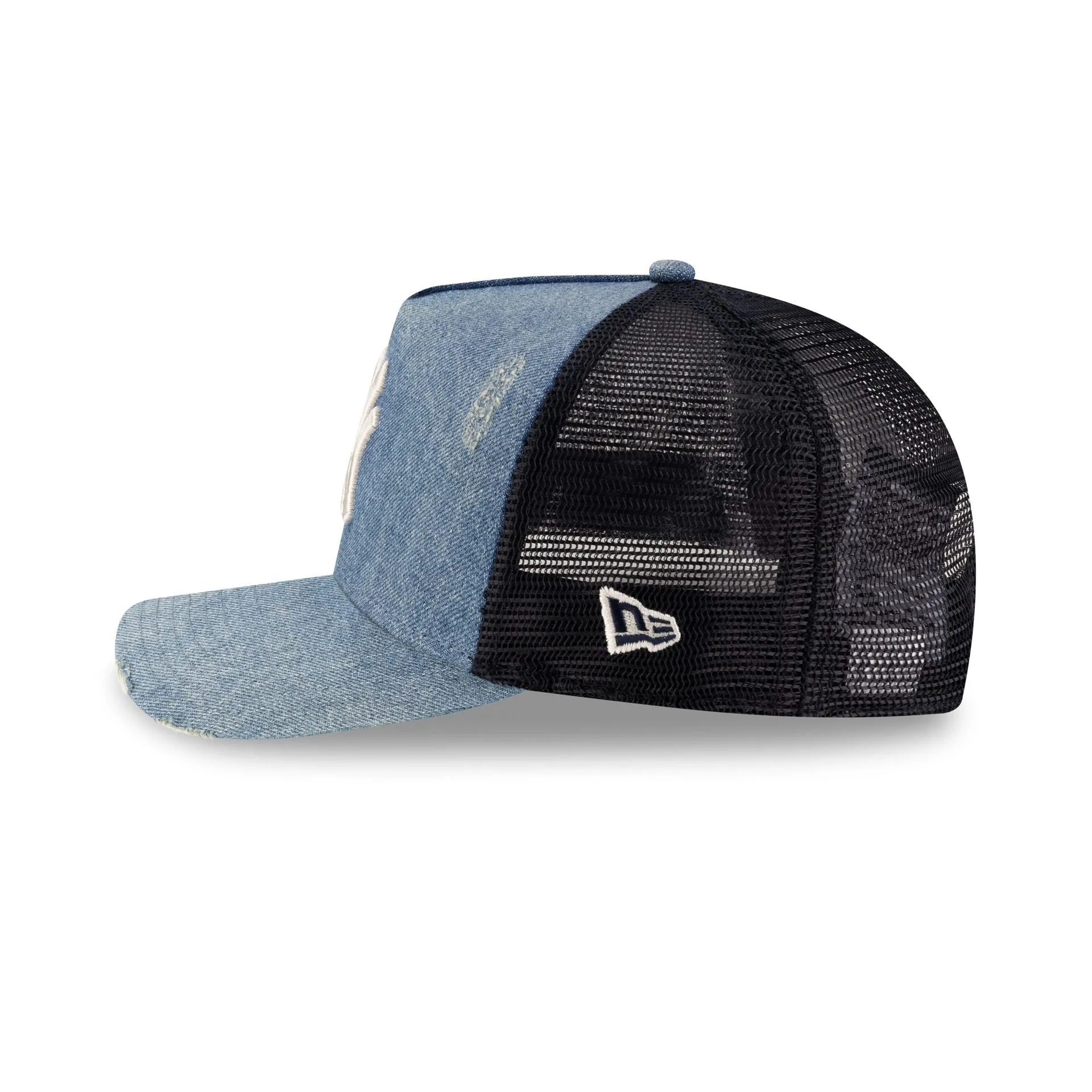 New York Yankees Distressed Light Denim 9FORTY A-Frame Trucker Hat sold by New Era product image thumbnail 4