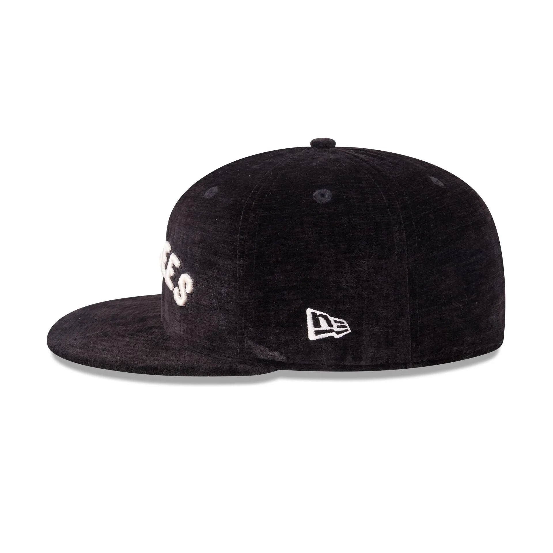 New York Yankees Black Velvet 59FIFTY Fitted Hat sold by New Era product image thumbnail 4