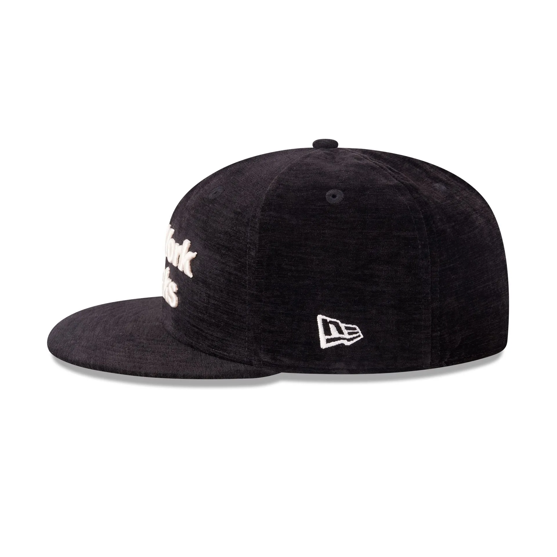 New York Knicks Black Velvet 59FIFTY Fitted Hat sold by New Era product image thumbnail 4