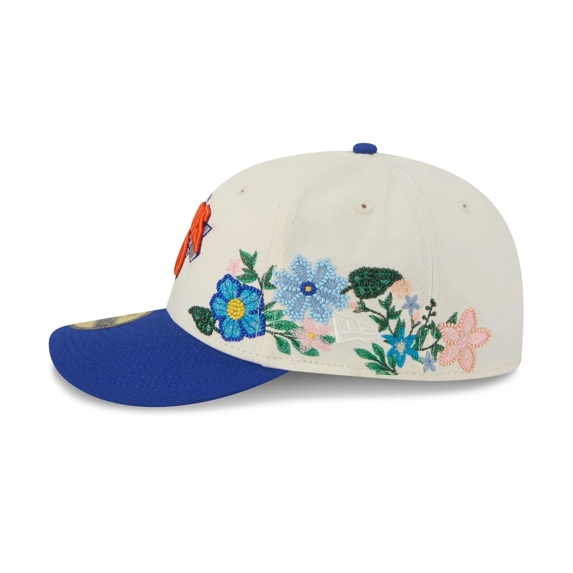 New York Knicks Tonal Florals White 59FIFTY Fitted Hat sold by New Era product image thumbnail 4