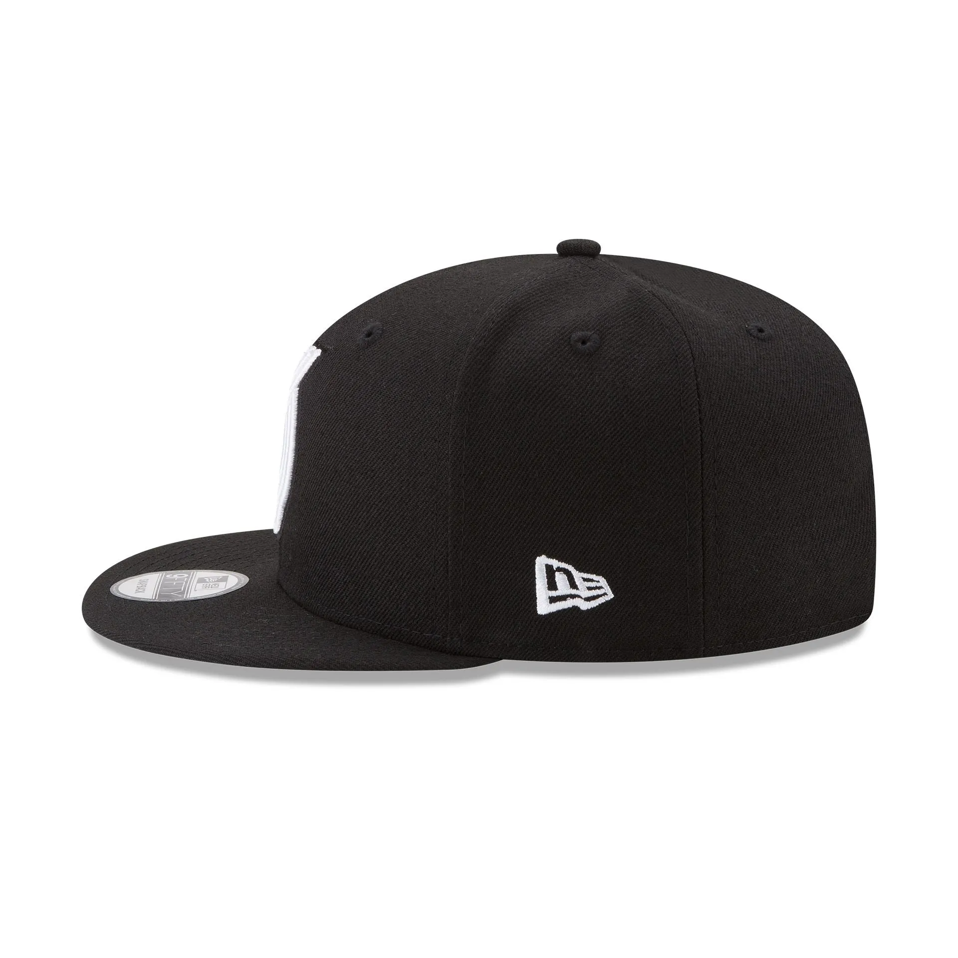 Portland Trail Blazers Basic Black & White 9FIFTY Snapback Hat sold by New Era product image thumbnail 4