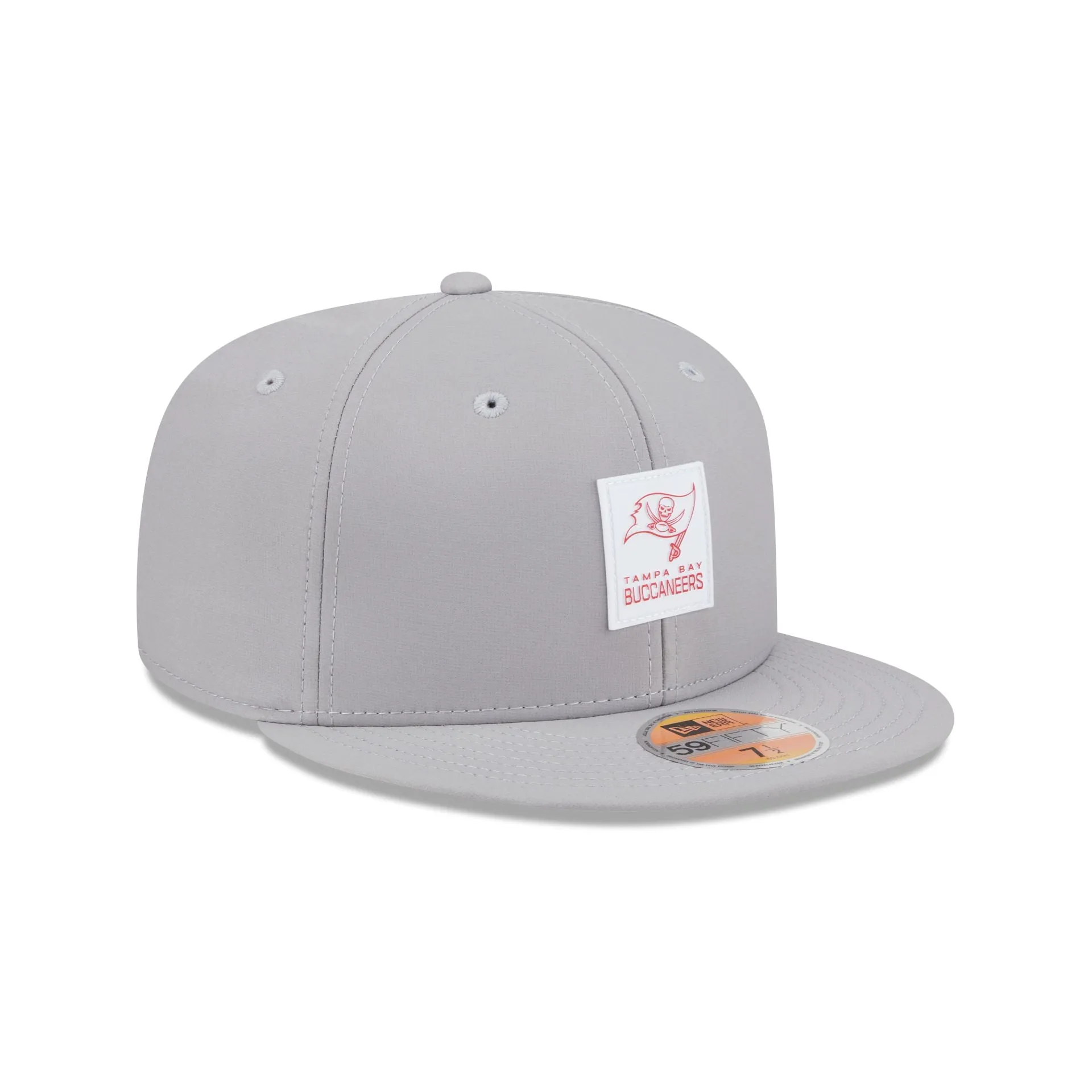 Tampa Bay Buccaneers 2025 Sideline Hot Weather Gray 59FIFTY Fitted Hat sold by New Era product image thumbnail 3
