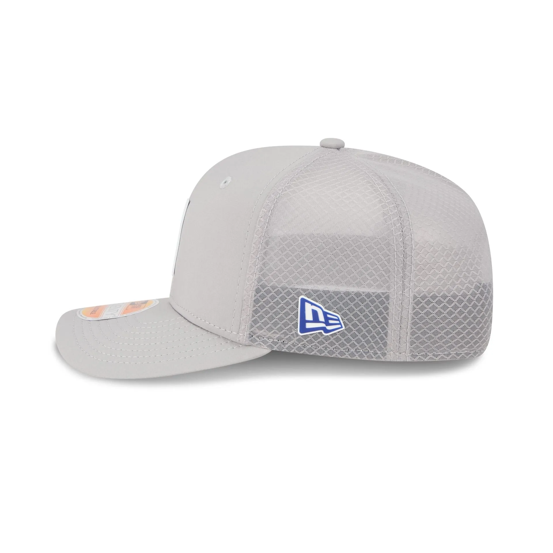New York Giants 2025 Sideline Hot Weather Gray 9SEVENTY Trucker Hat sold by New Era product image thumbnail 4