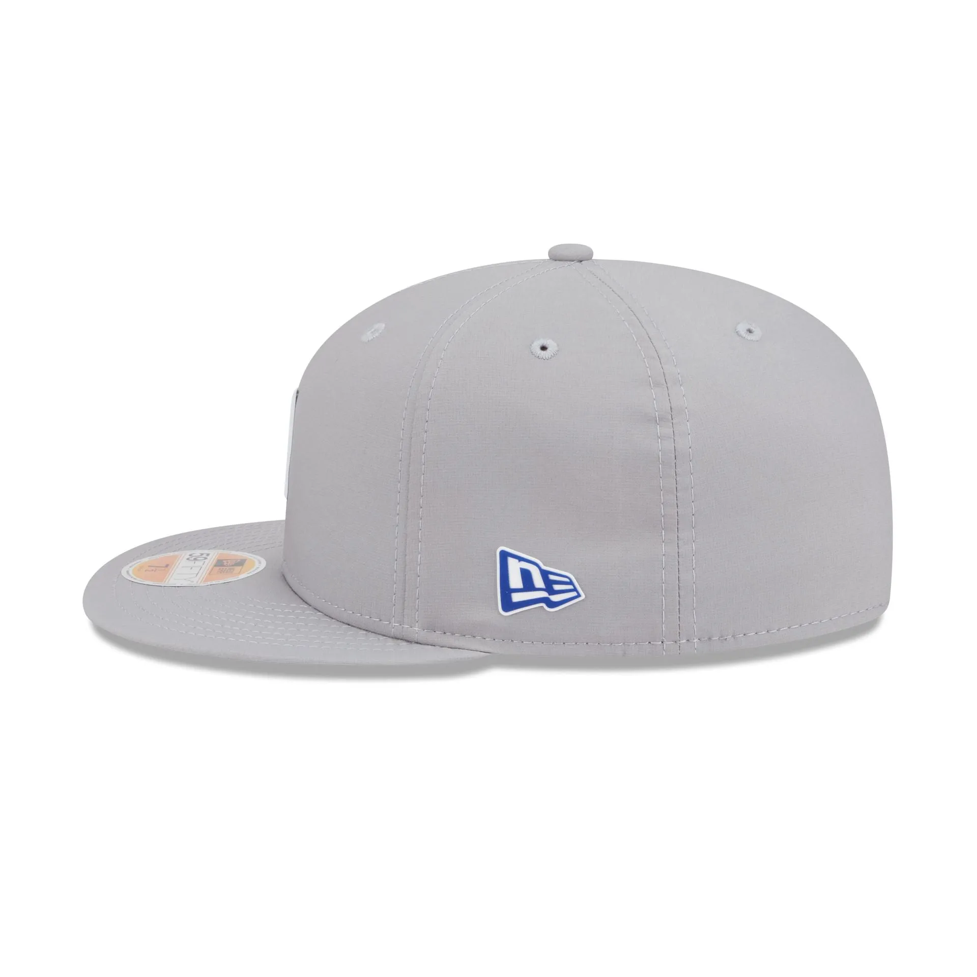 New York Giants 2025 Sideline Hot Weather Gray 59FIFTY Fitted Hat sold by New Era product image thumbnail 4