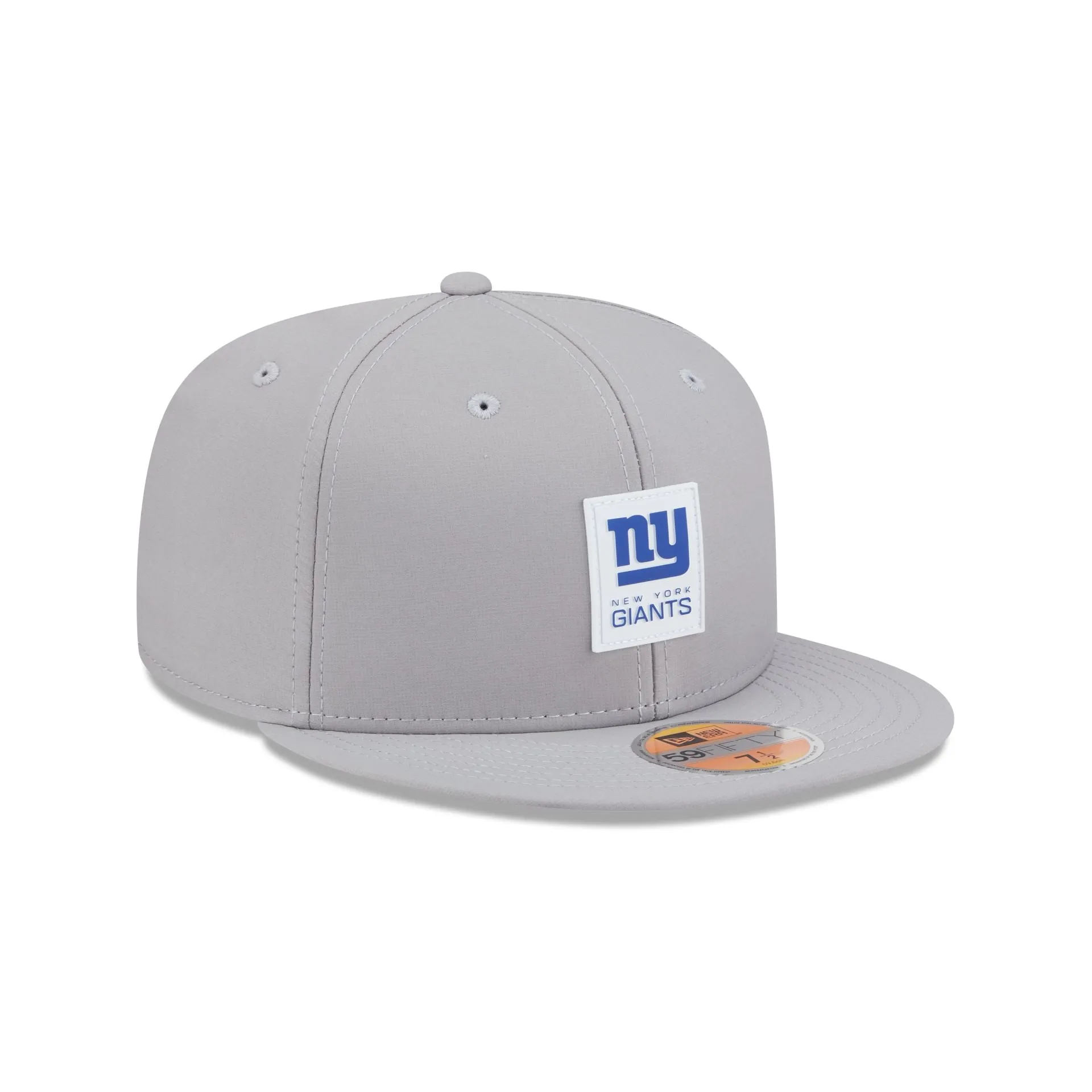 New York Giants 2025 Sideline Hot Weather Gray 59FIFTY Fitted Hat sold by New Era product image thumbnail 3