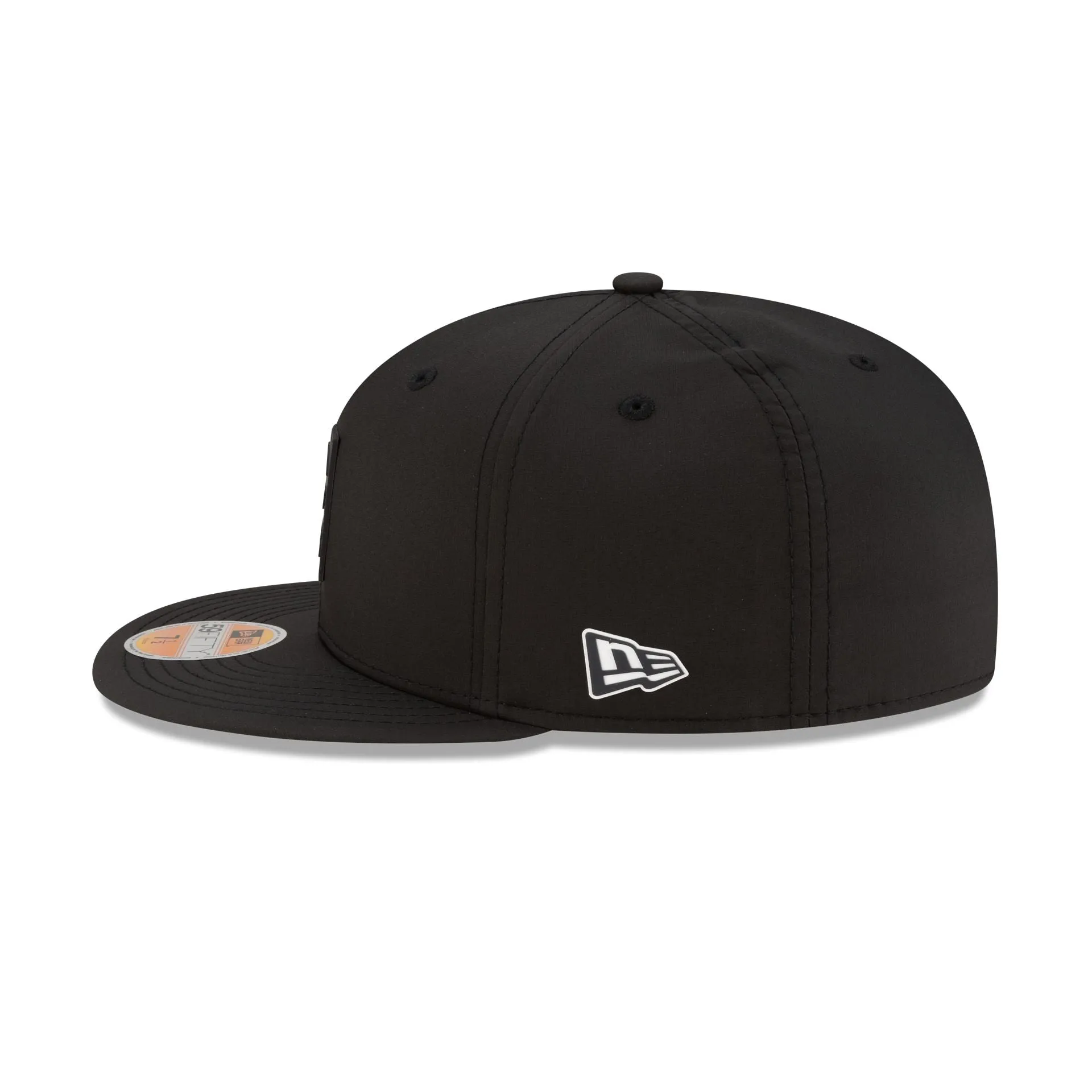 Chicago Bears 2025 Sideline Hot Weather Black C 59FIFTY Fitted Hat sold by New Era product image thumbnail 4