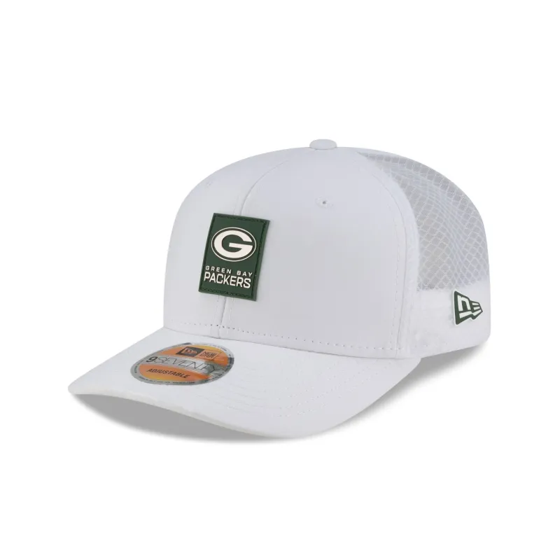Green Bay Packers 2025 Sideline Hot Weather White 9SEVENTY Trucker Hat sold by New Era