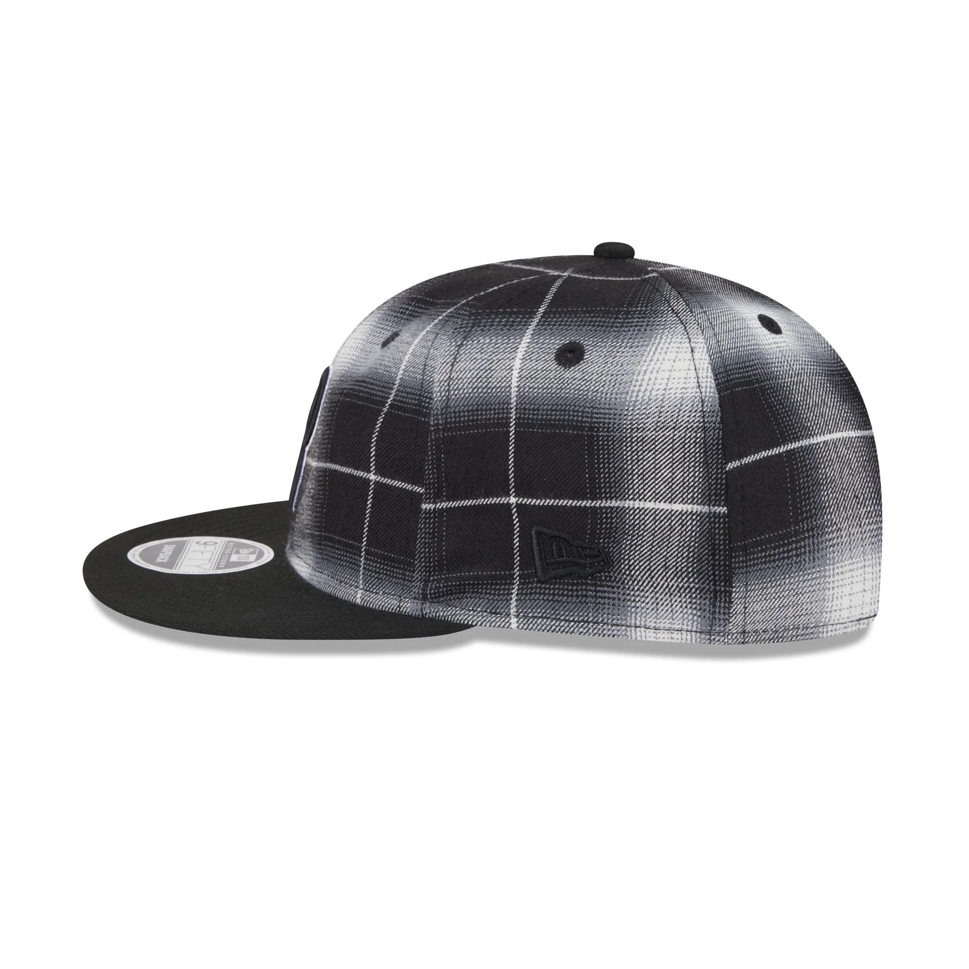 Philadelphia Phillies Black and White Plaid Retro Crown 9FIFTY Snapback Hat sold by New Era product image thumbnail 4
