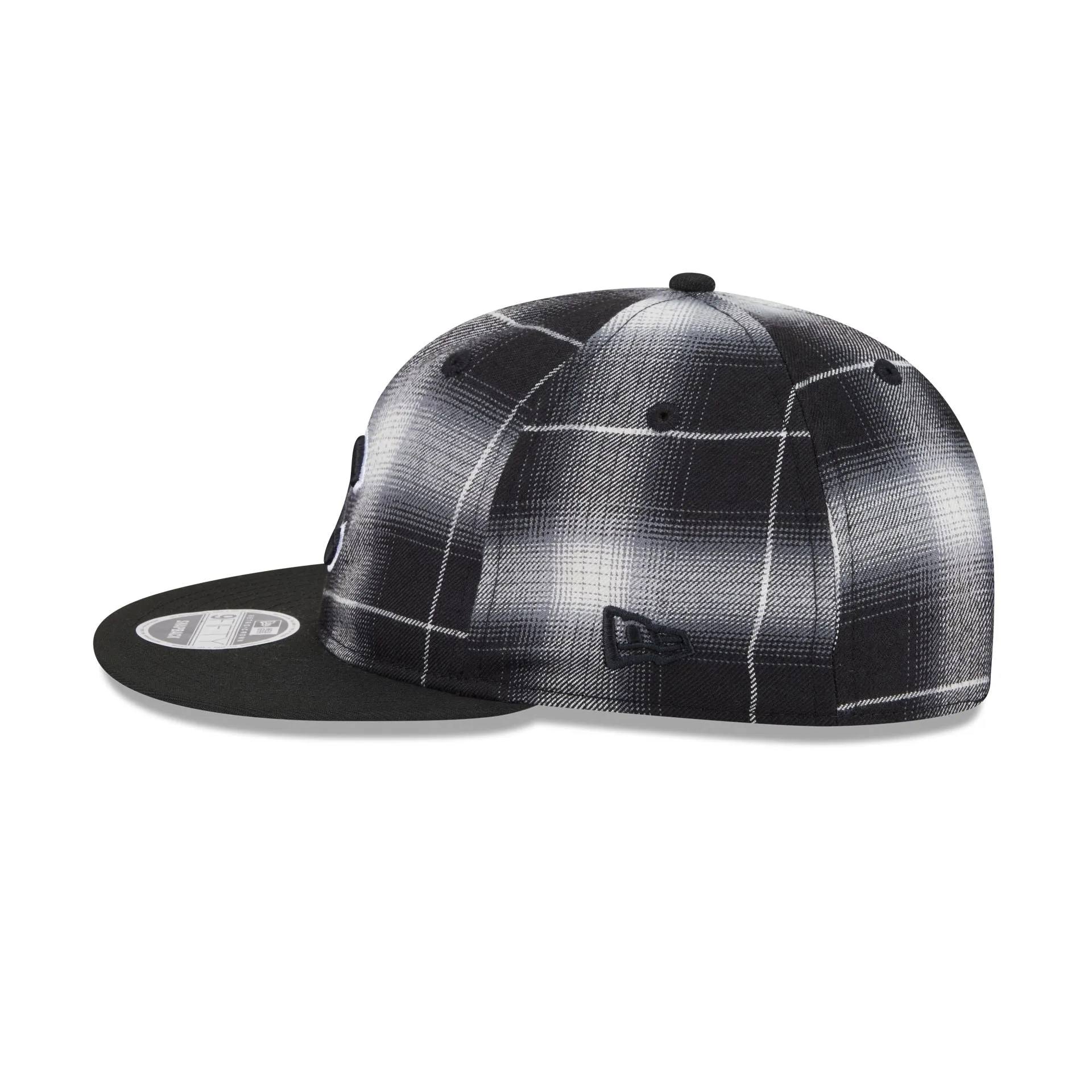 Chicago Cubs Black and White Plaid Retro Crown 9FIFTY Snapback Hat sold by New Era product image thumbnail 4
