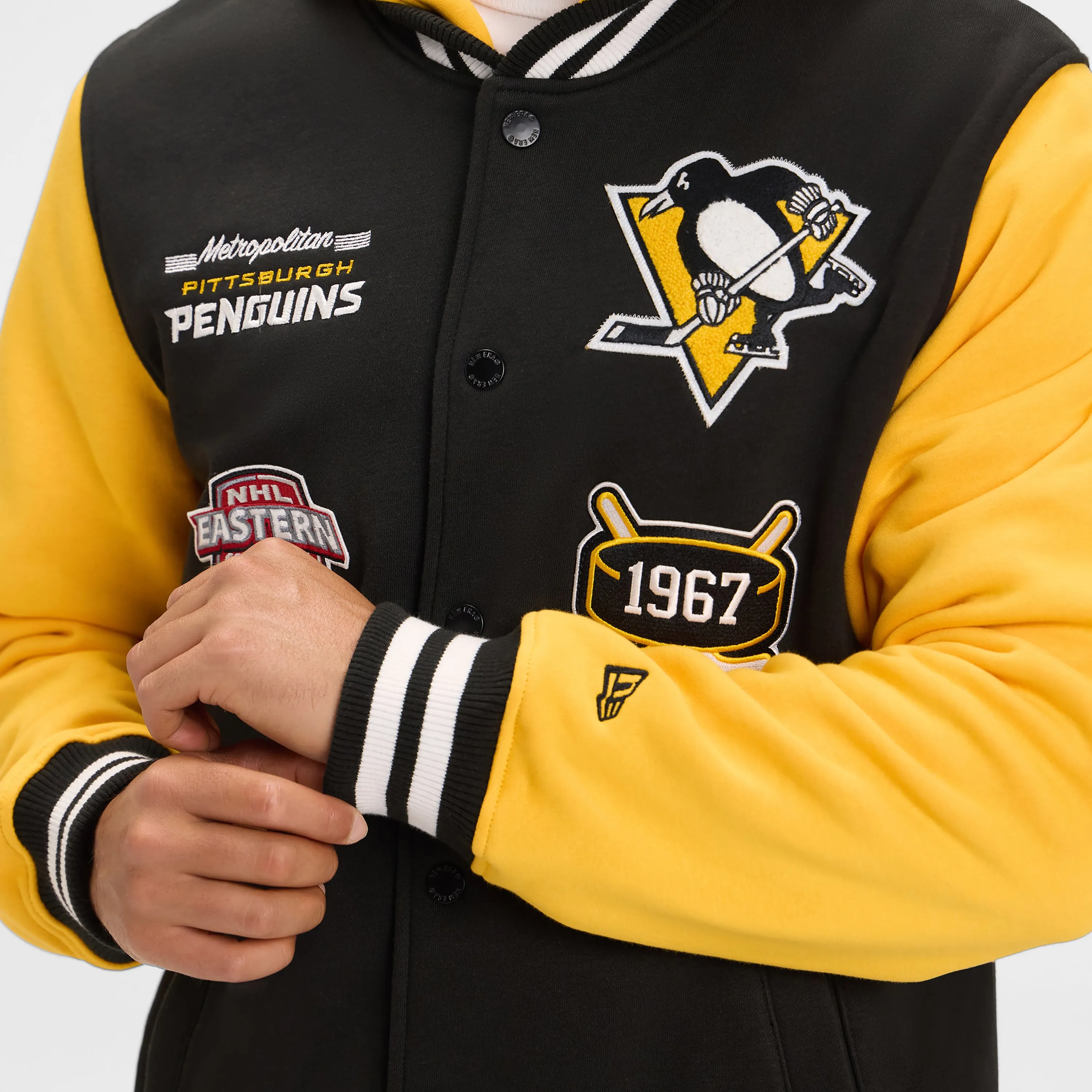 Chicago White Sox Throwback Black Jacket sold by New Era product image thumbnail 4