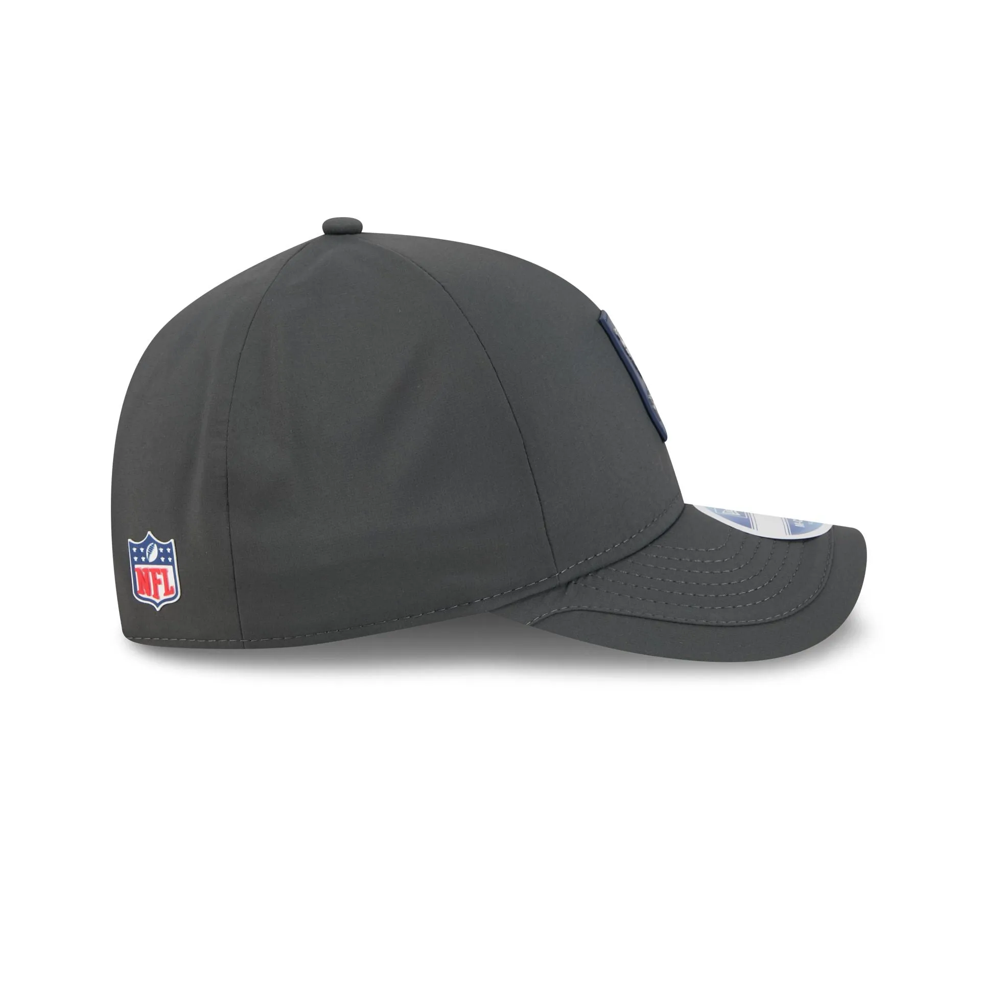 Tennessee Titans 2025 Sideline Cold Weather Steel Clouds 9FORTY M-Crown Snapback Hat sold by New Era product image thumbnail 5