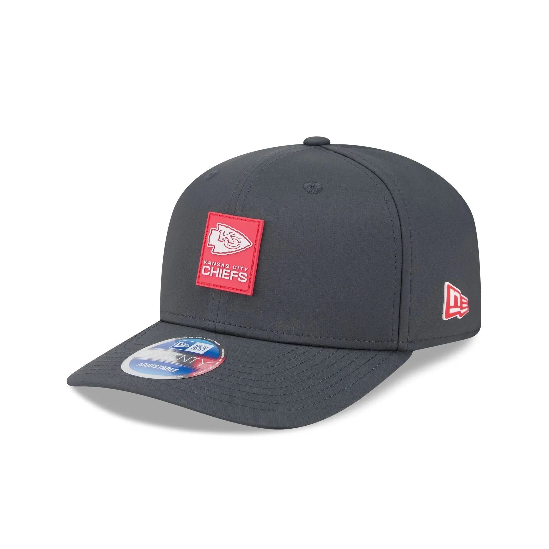 Kansas City Chiefs 2025 Sideline Cold Weather Steel Clouds 9SEVENTY Stretch-Snap Hat sold by New Era
