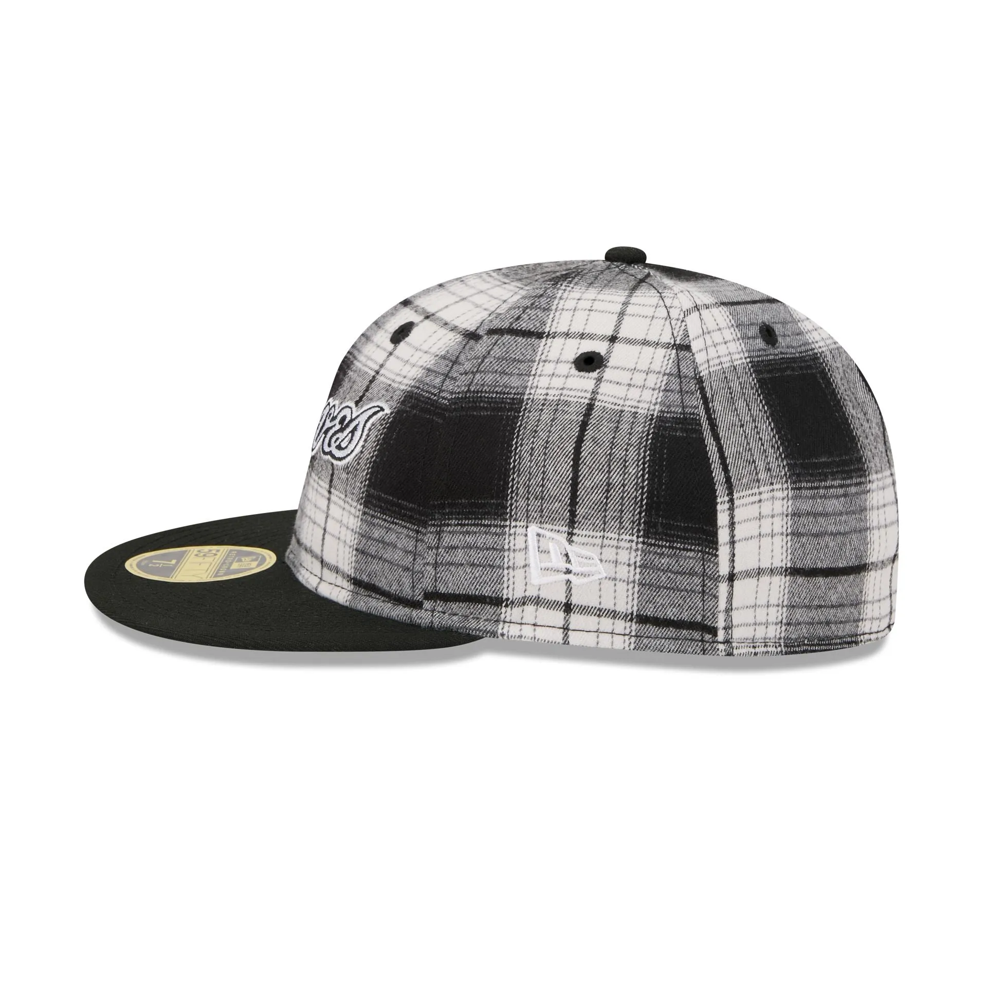Atlanta Braves Grunge Plaid Retro Crown 59FIFTY Fitted Hat sold by New Era product image thumbnail 5