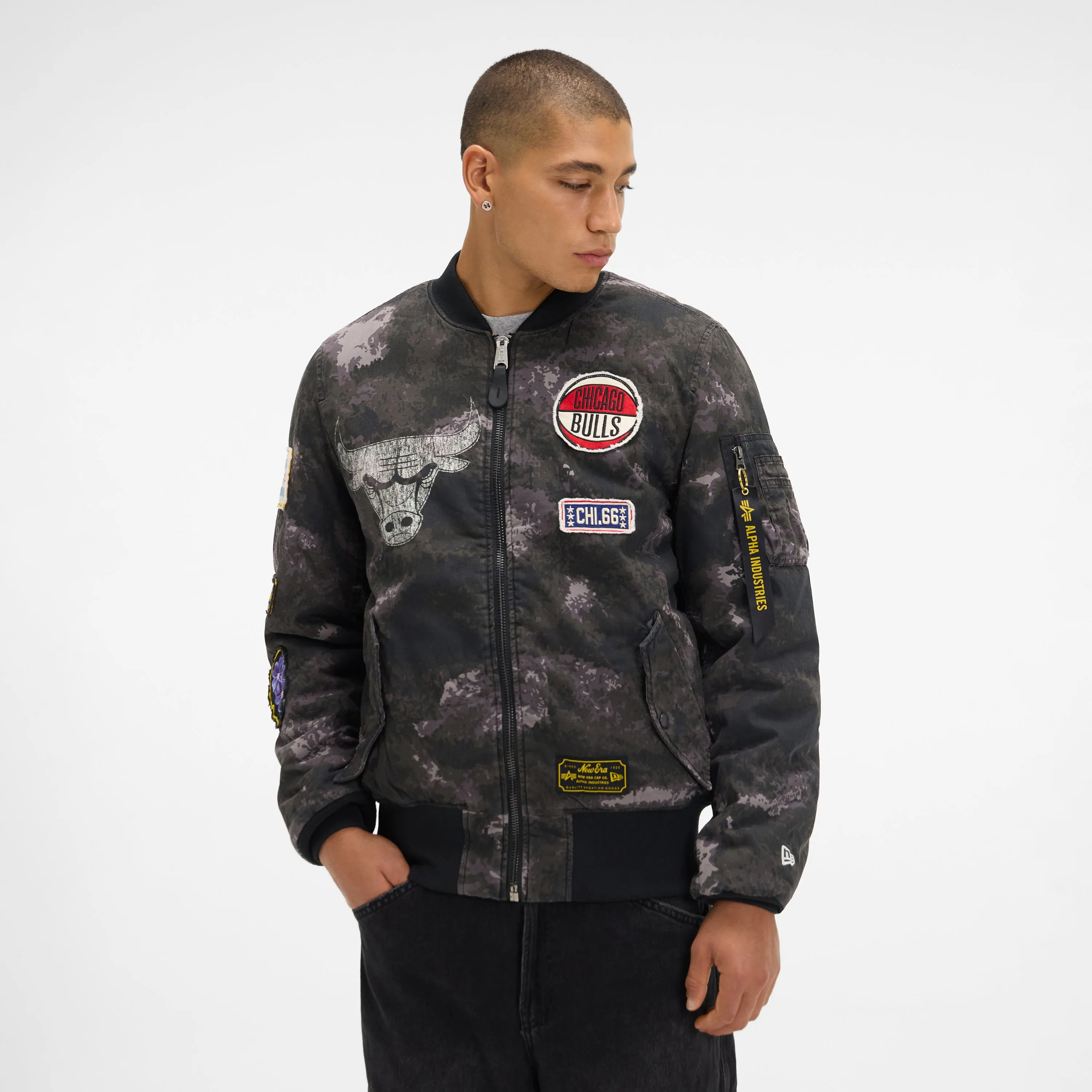 Alpha Industries x New York Knicks Black Camo MA-1 Bomber Jacket sold by New Era product image thumbnail 2