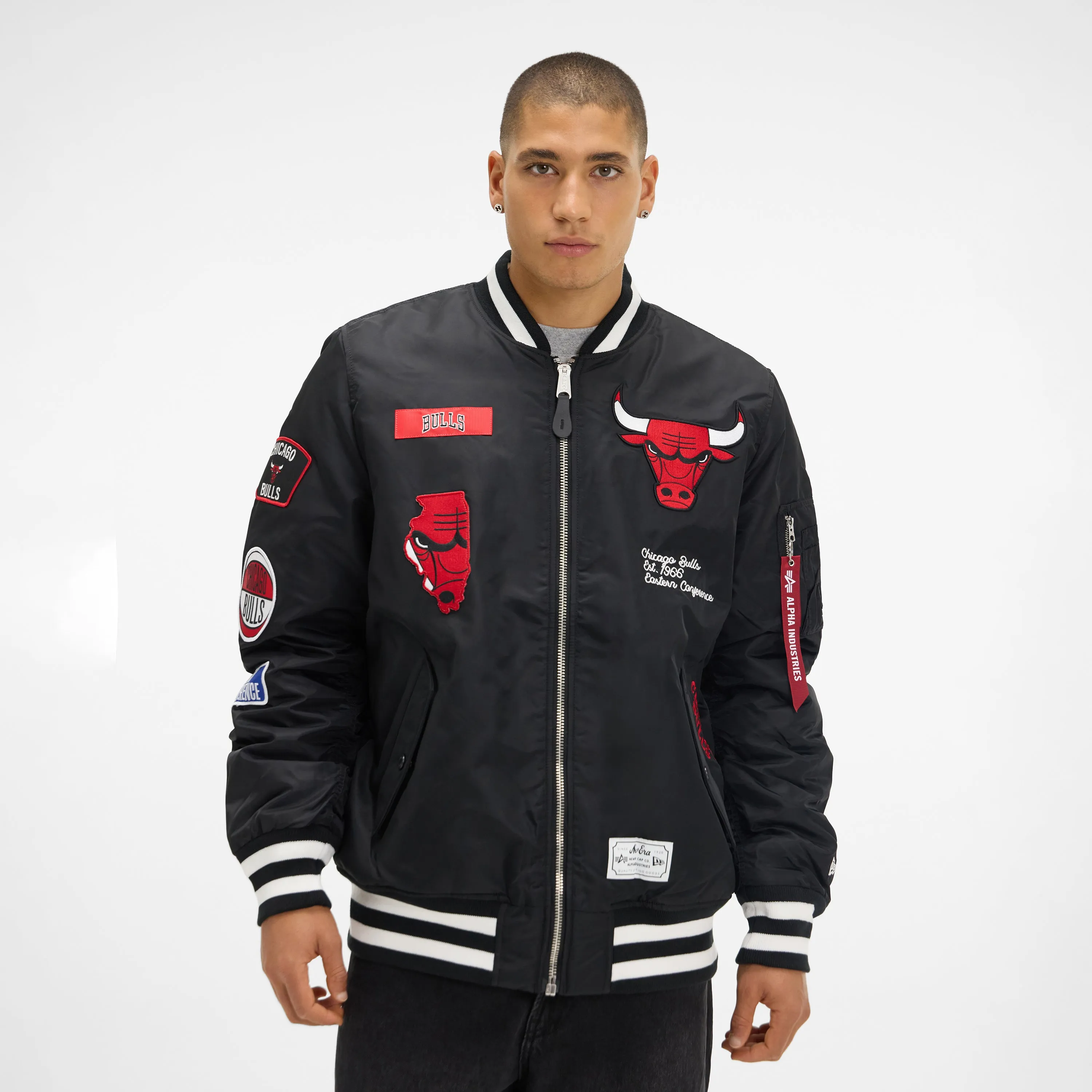 Alpha Industries x New York Knicks Blue MA-1 Bomber Jacket sold by New Era product image thumbnail 2