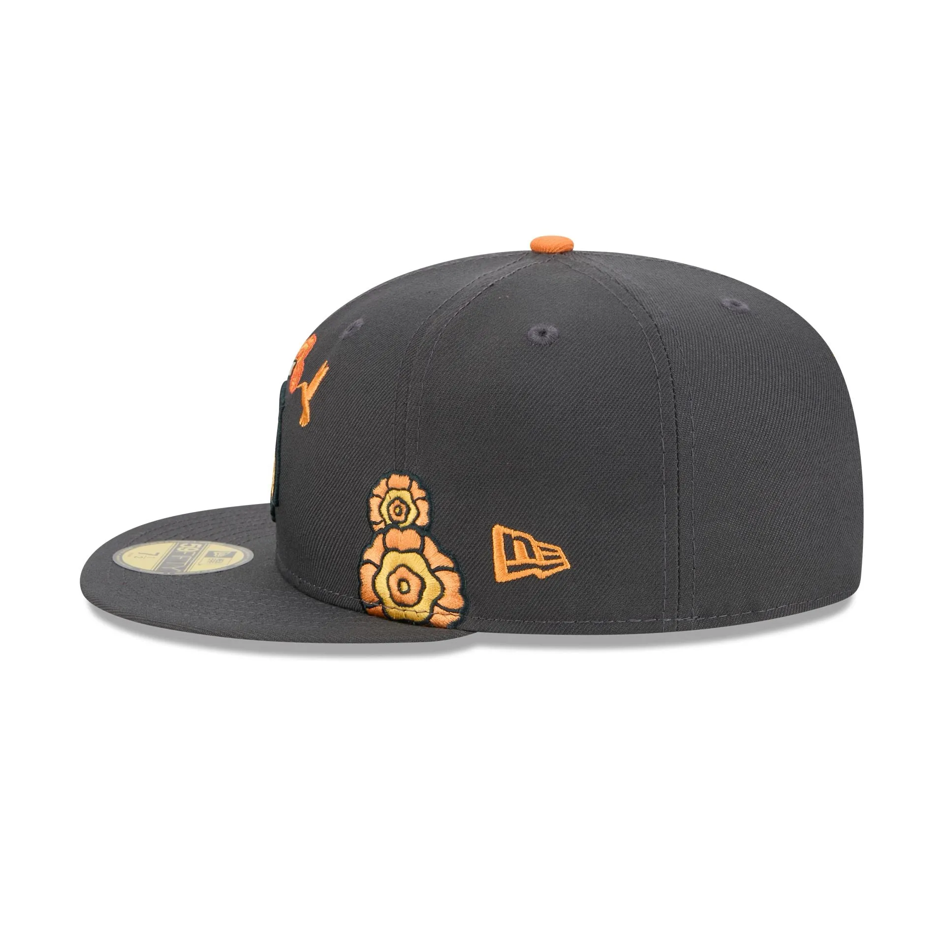 Chicago Blackhawks Day of the Dead Graphite 59FIFTY Fitted Hat sold by New Era product image thumbnail 5