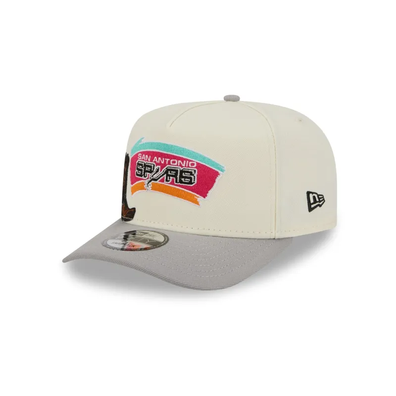 San Antonio Spurs 1973-1975 Hardwood Classics Chrome White 9FIFTY A-Frame Snapback Hat sold by New Era