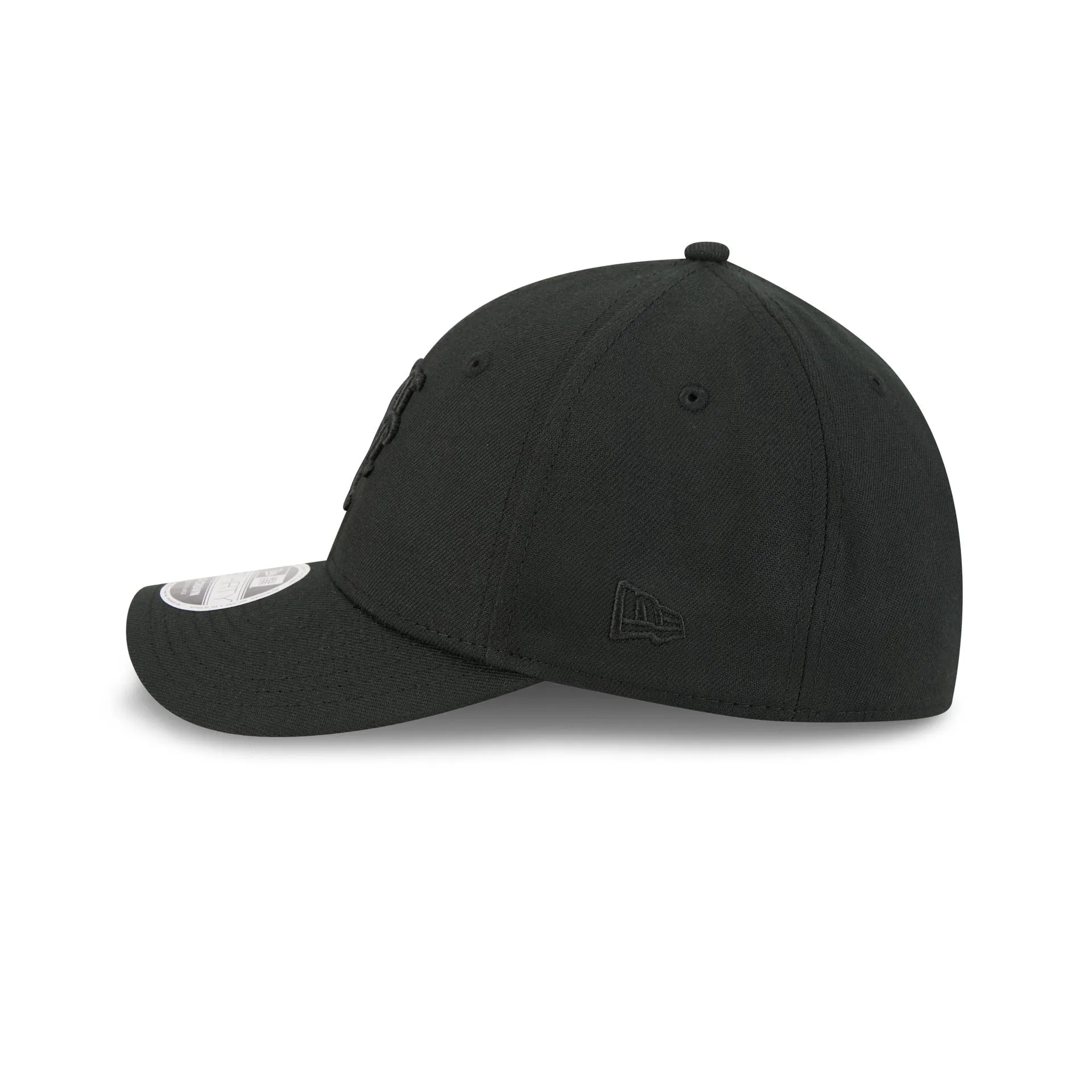 New York Mets Black and White 39THIRTY M-Crown Stretch Fit Hat sold by New Era product image thumbnail 4
