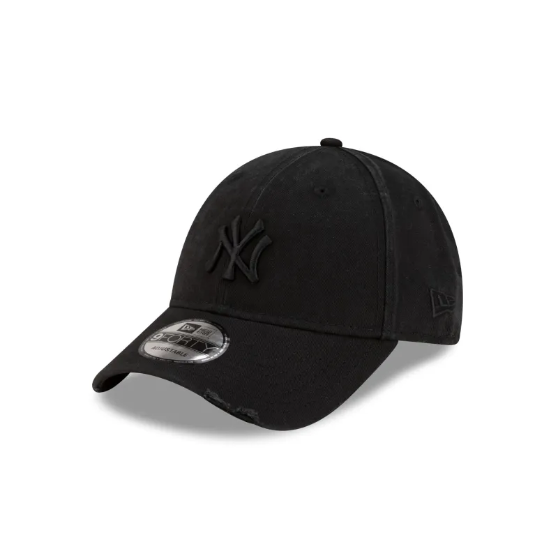 New York Yankees Distressed Black 9FORTY Adjustable Hat sold by New Era