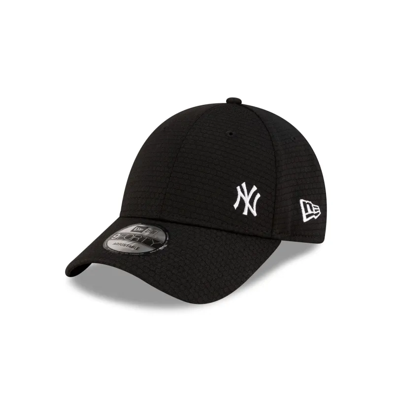 New York Yankees Flawless Mesh Black & White 9FORTY Snapback Hat made by New Era