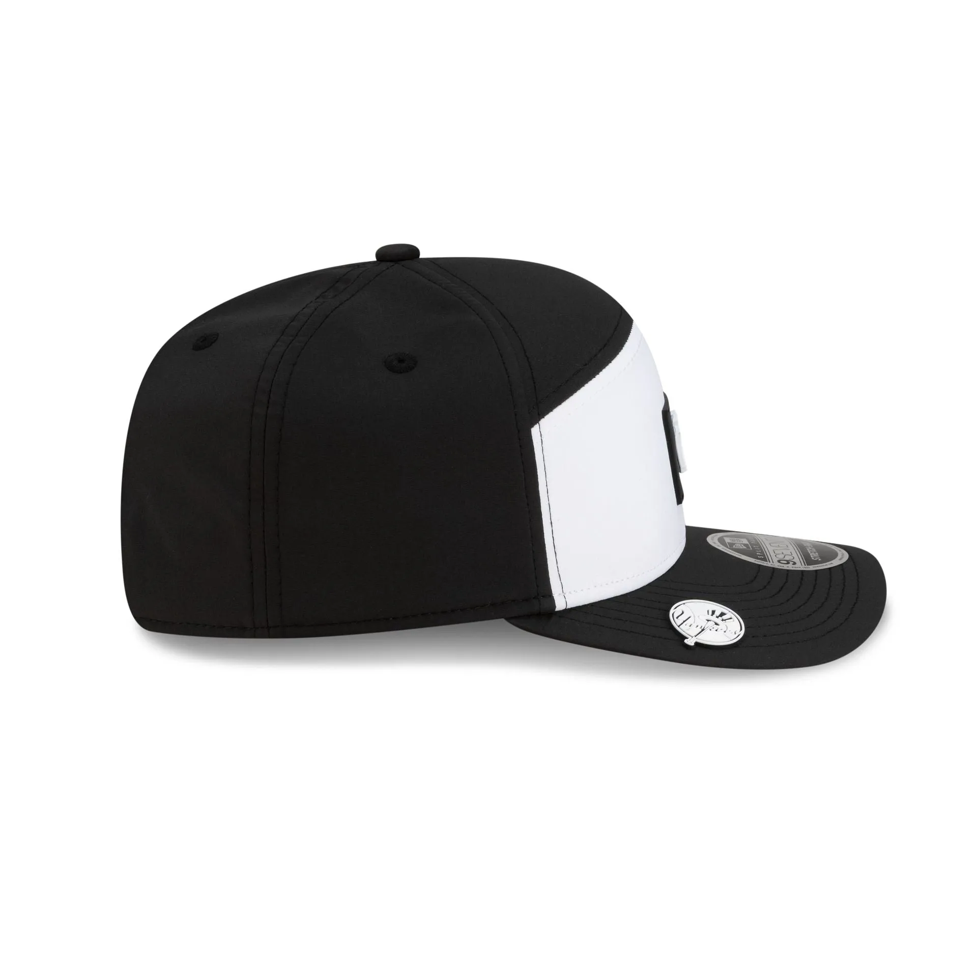 New York Yankees 2026 Clubhouse Black & White Split Panel 9SEVENTY Stretch-Snap Hat sold by New Era product image thumbnail 4