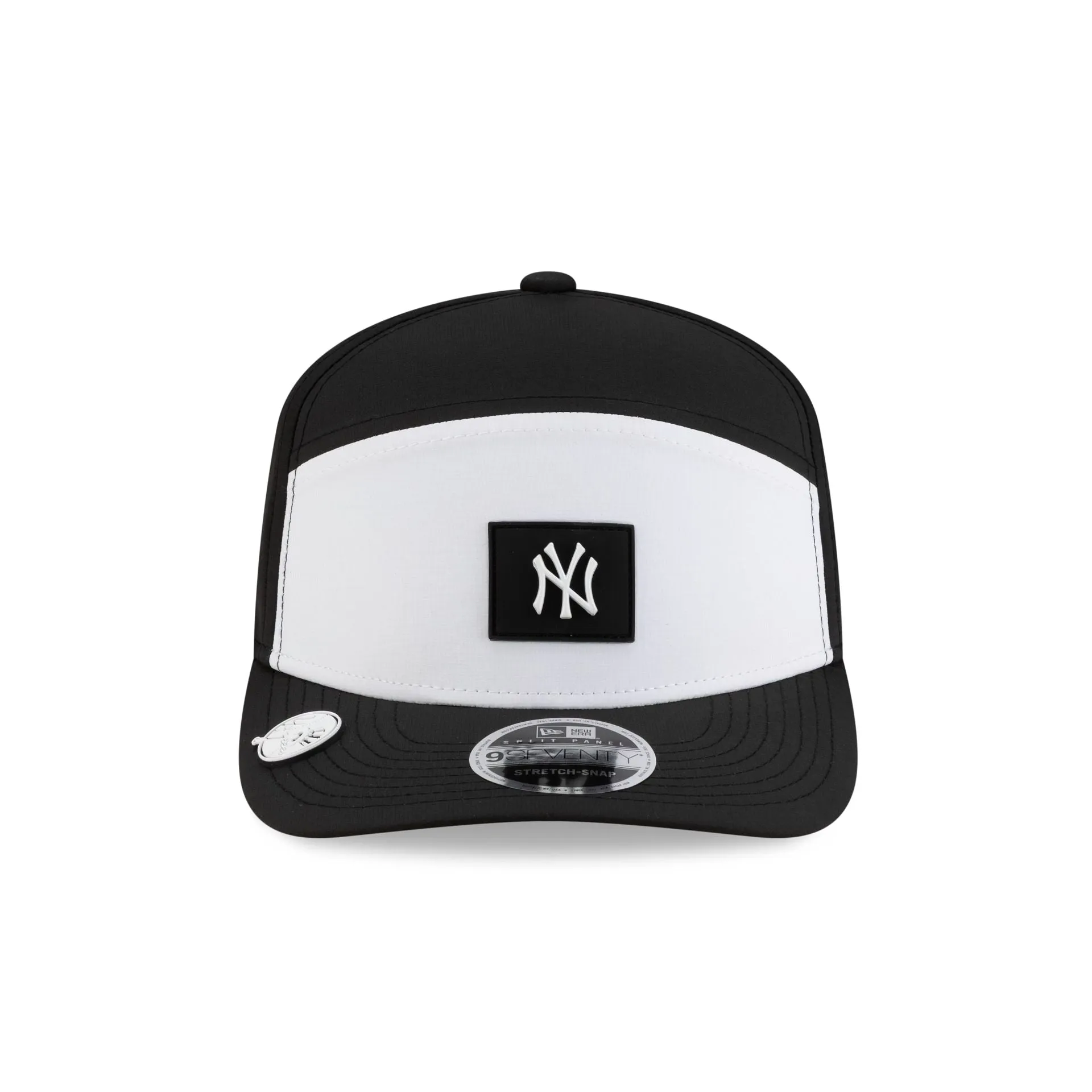 New York Yankees 2026 Clubhouse Black & White Split Panel 9SEVENTY Stretch-Snap Hat sold by New Era product image thumbnail 2