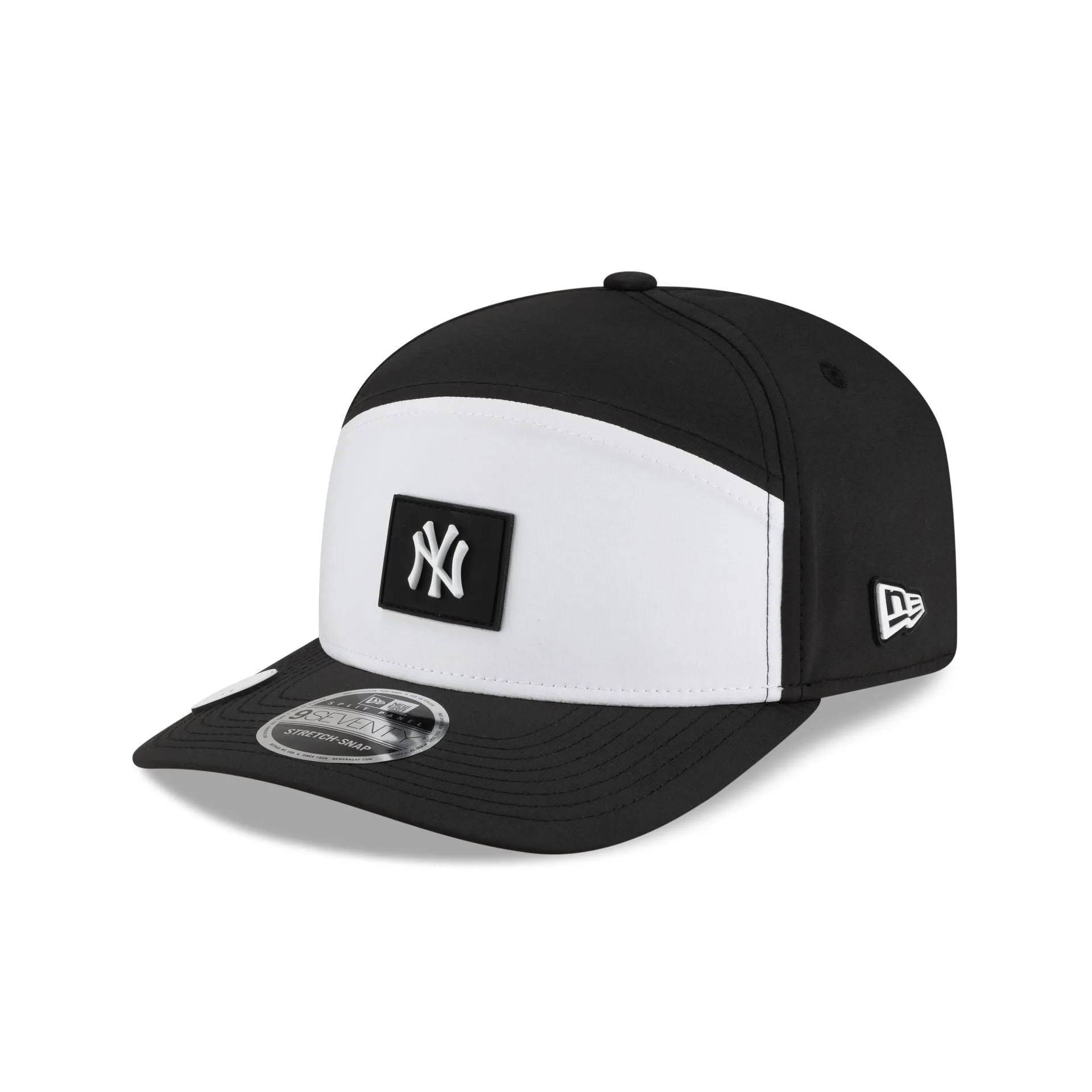 New York Yankees 2026 Clubhouse Black & White Split Panel 9SEVENTY Stretch-Snap Hat sold by New Era product image thumbnail 3
