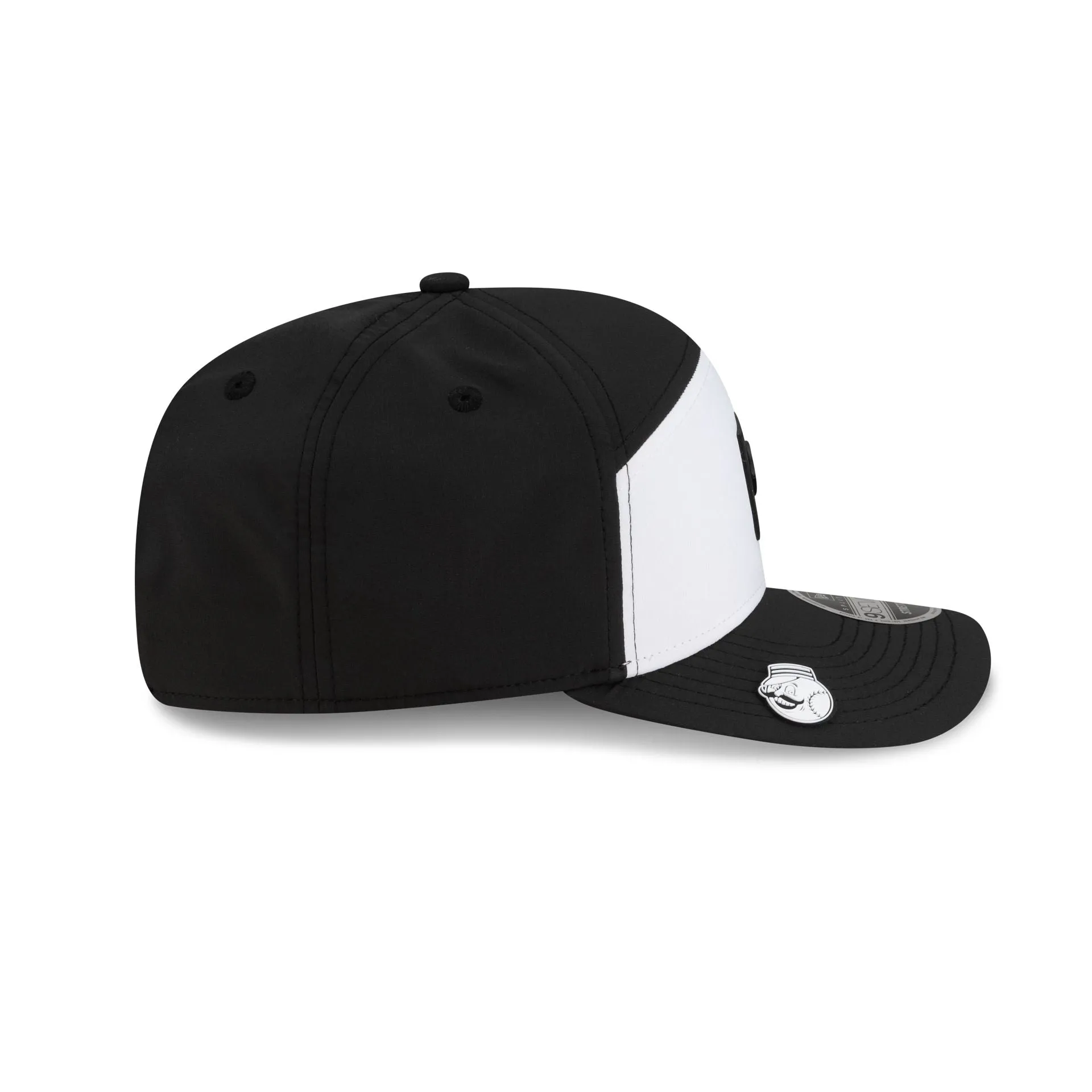 Cincinnati Reds 2026 Clubhouse Black & White Split Panel 9SEVENTY Stretch-Snap Hat sold by New Era product image thumbnail 4
