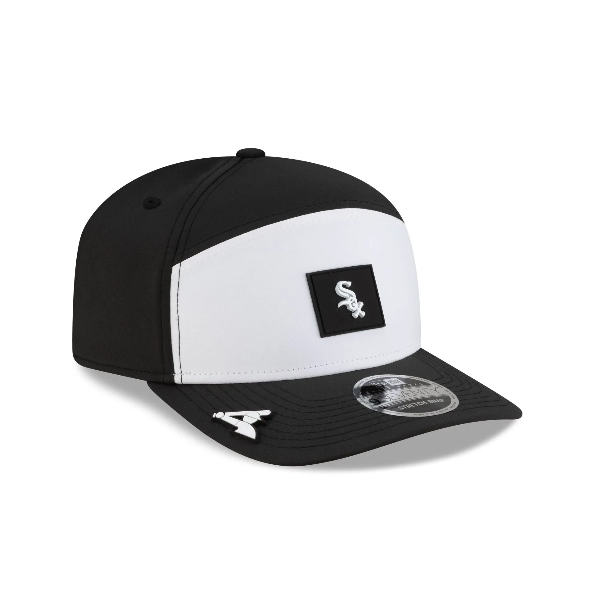Chicago White Sox 2026 Clubhouse Black & White Split Panel 9SEVENTY Stretch-Snap Hat sold by New Era