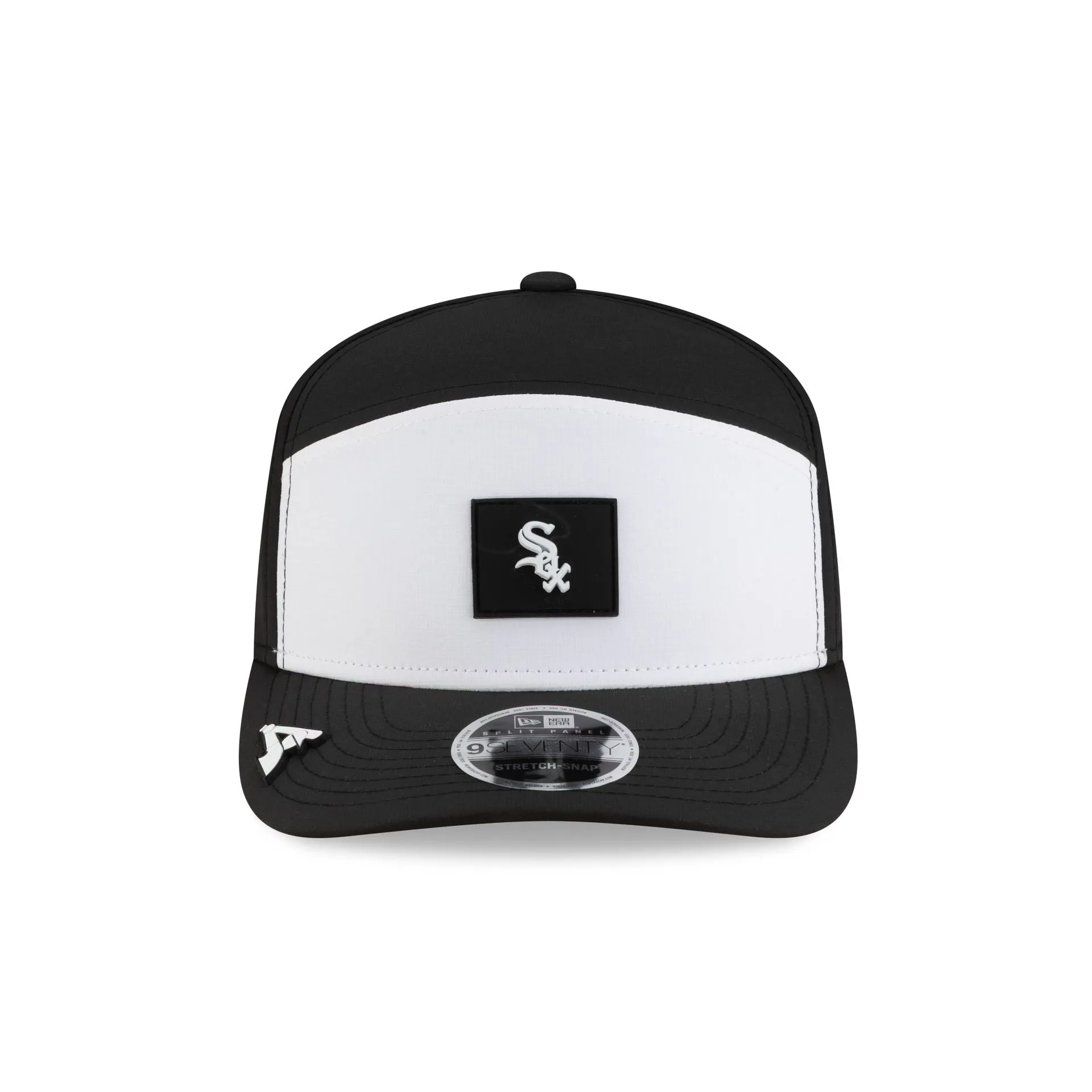 Chicago White Sox 2026 Clubhouse Black & White Split Panel 9SEVENTY Stretch-Snap Hat sold by New Era product image thumbnail 2