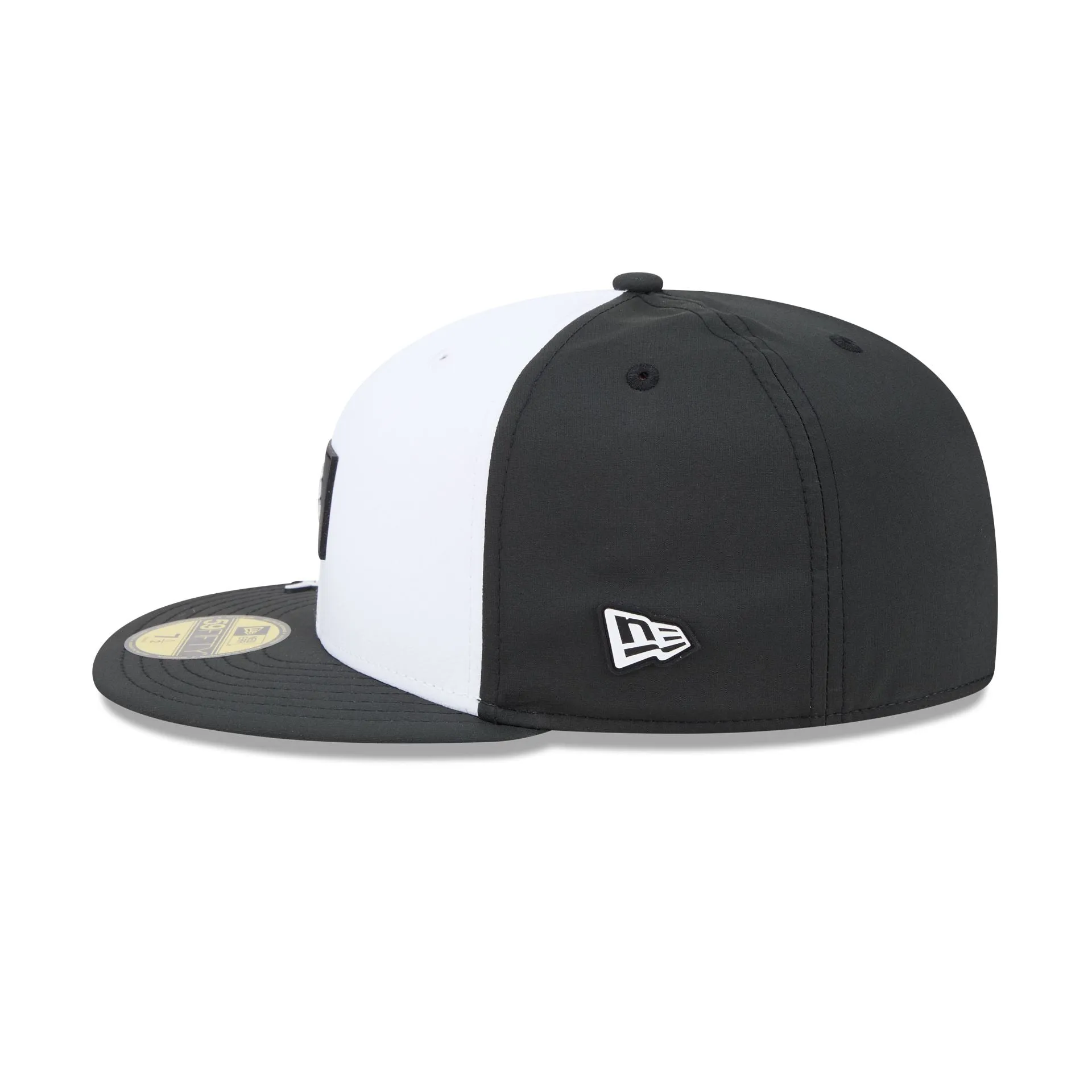 Pittsburgh Pirates 2026 Clubhouse Black & White 59FIFTY Fitted Hat sold by New Era product image thumbnail 5