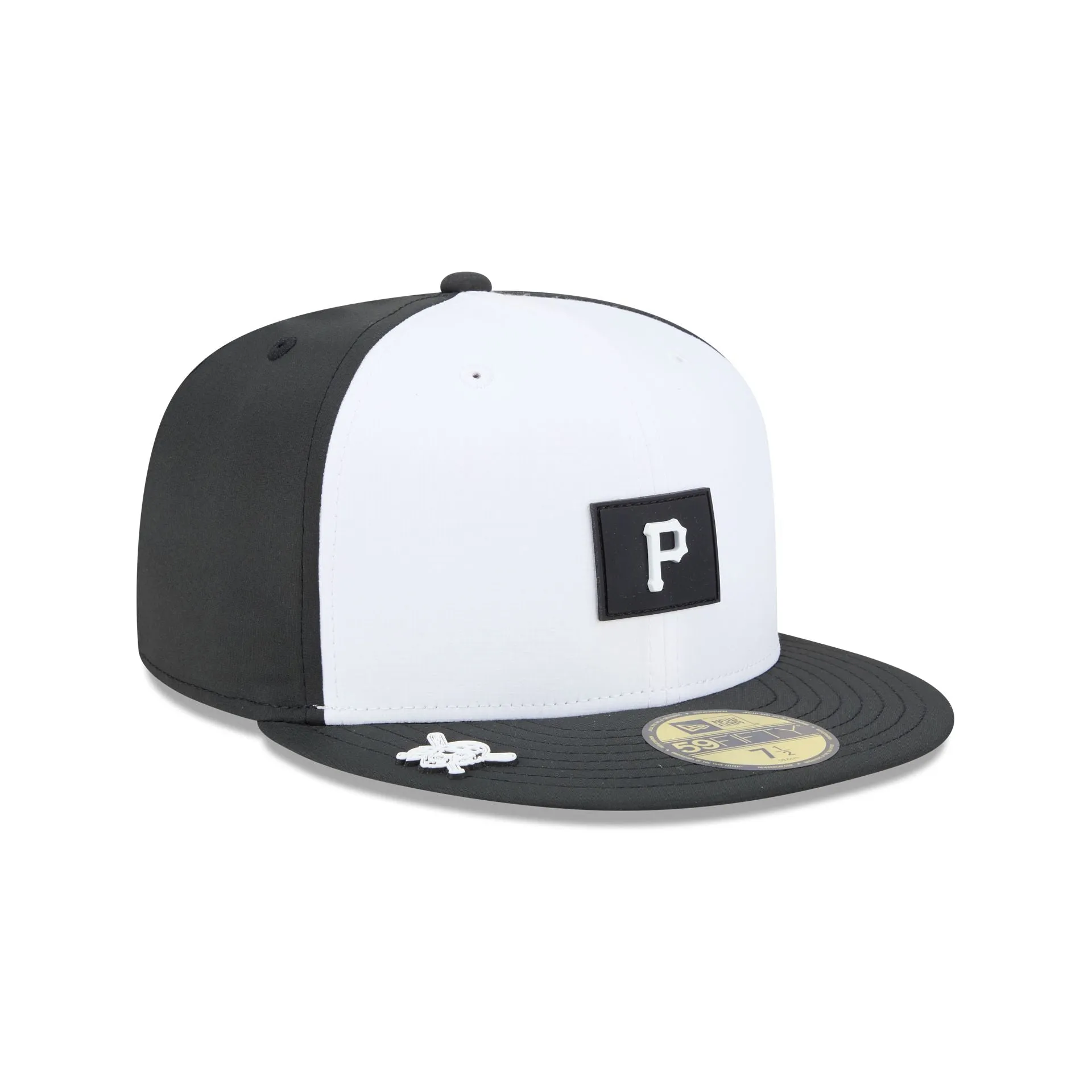 Pittsburgh Pirates 2026 Clubhouse Black & White 59FIFTY Fitted Hat sold by New Era