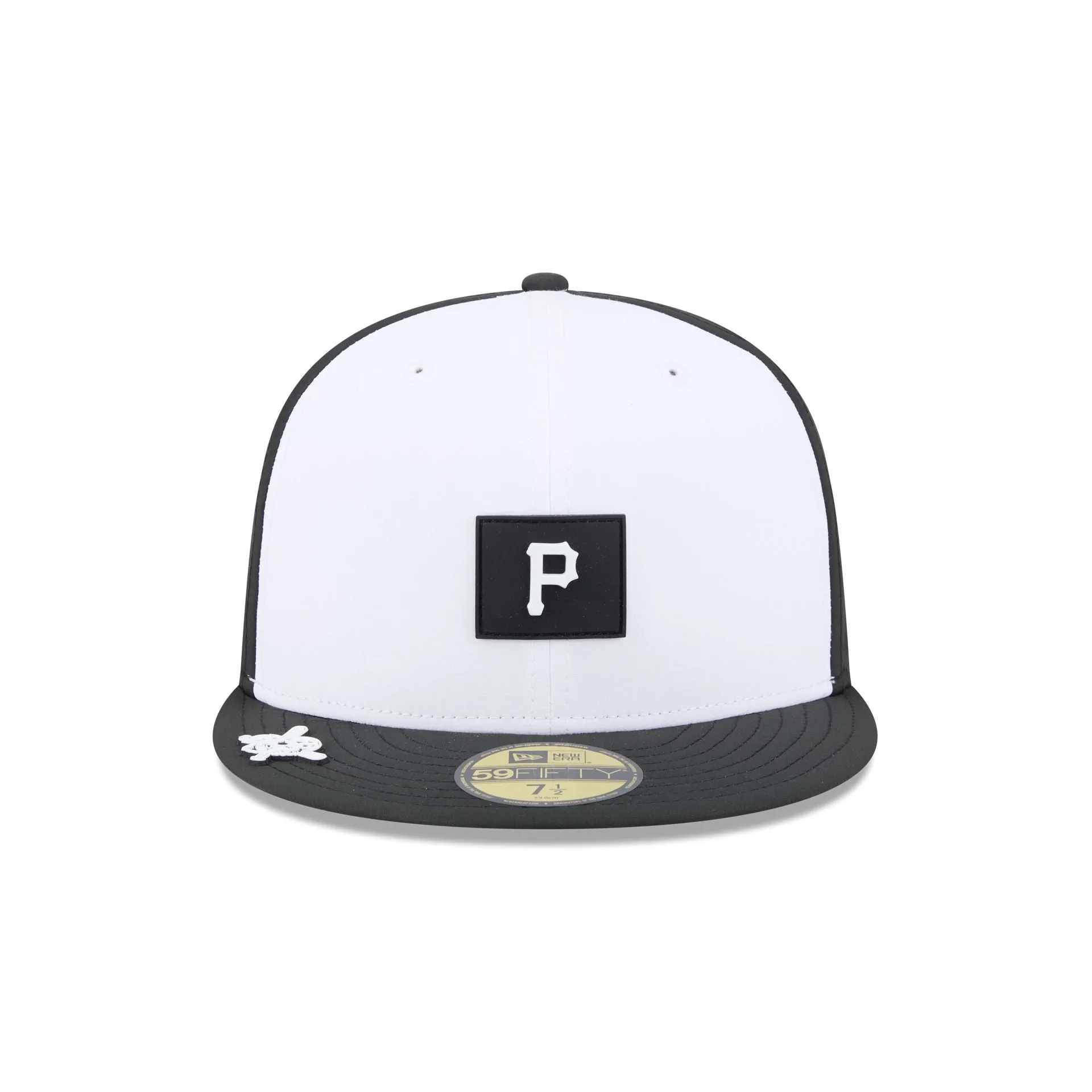 Pittsburgh Pirates 2026 Clubhouse Black & White 59FIFTY Fitted Hat sold by New Era product image thumbnail 2