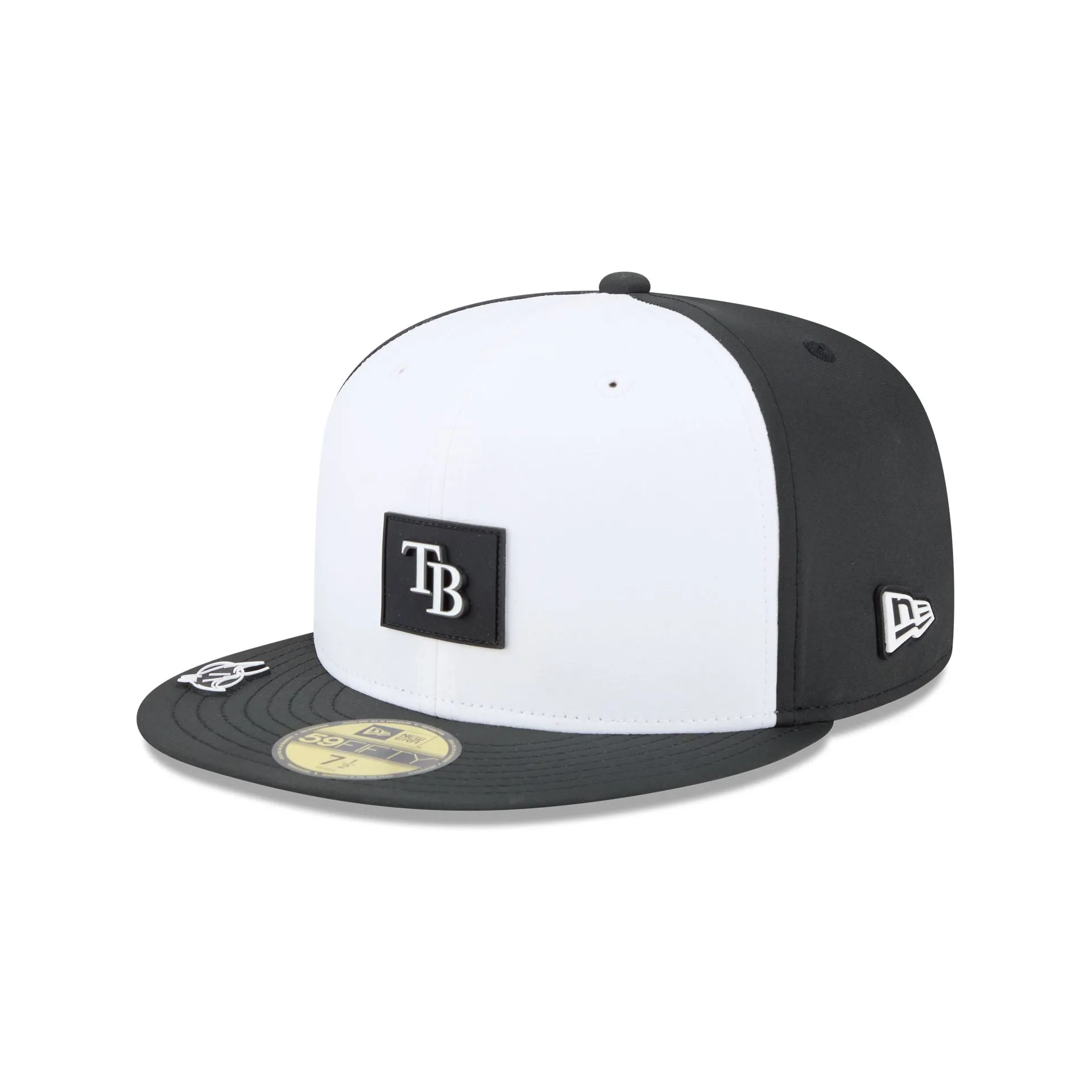 Tampa Bay Rays 2026 Clubhouse Black & White 59FIFTY Fitted Hat sold by New Era product image thumbnail 3