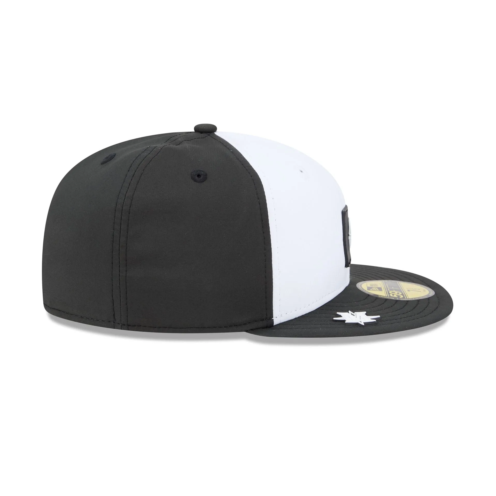 Seattle Mariners 2026 Clubhouse Black & White 59FIFTY Fitted Hat sold by New Era product image thumbnail 4