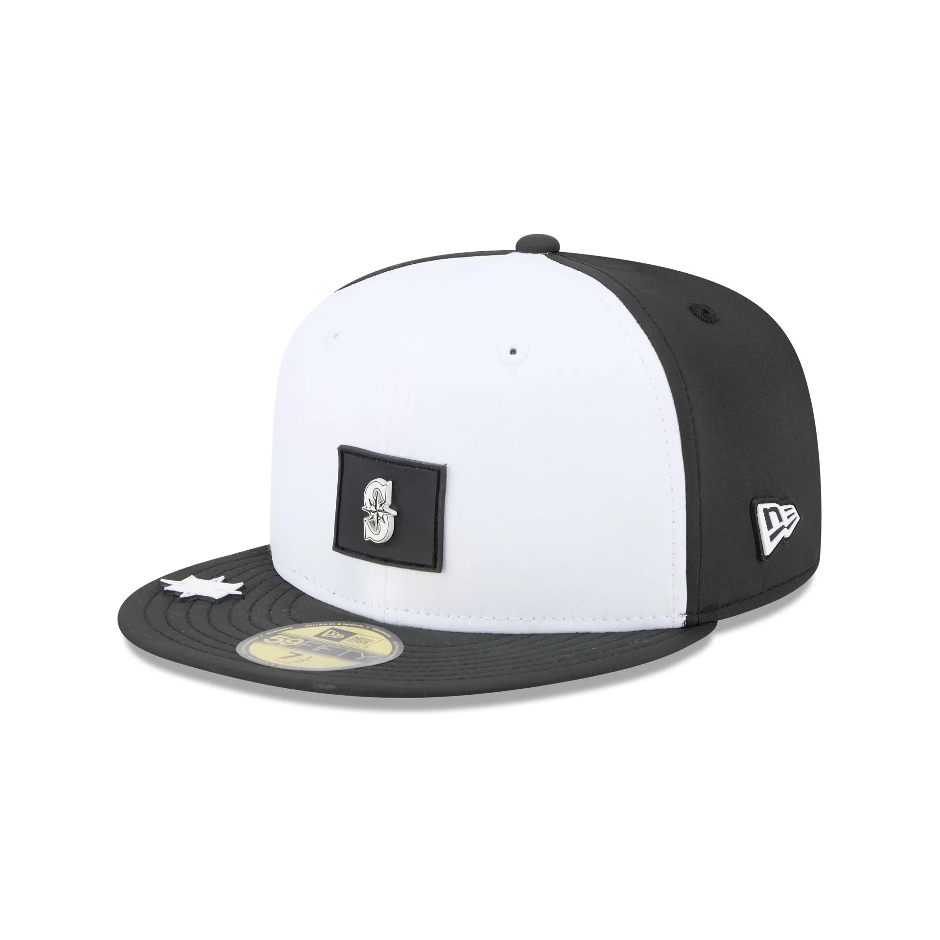 Seattle Mariners 2026 Clubhouse Black & White 59FIFTY Fitted Hat sold by New Era product image thumbnail 3