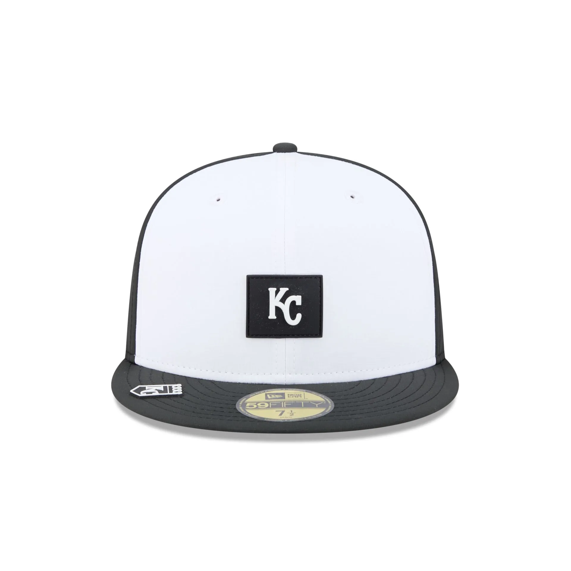 Kansas City Royals 2026 Clubhouse Black & White 59FIFTY Fitted Hat sold by New Era product image thumbnail 2