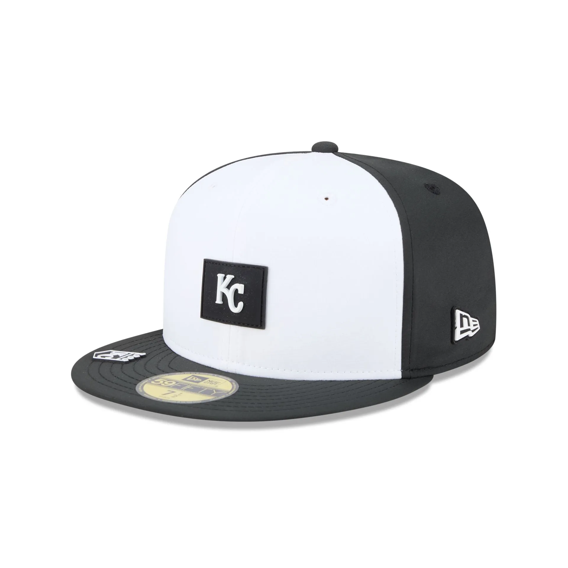 Kansas City Royals 2026 Clubhouse Black & White 59FIFTY Fitted Hat sold by New Era product image thumbnail 3