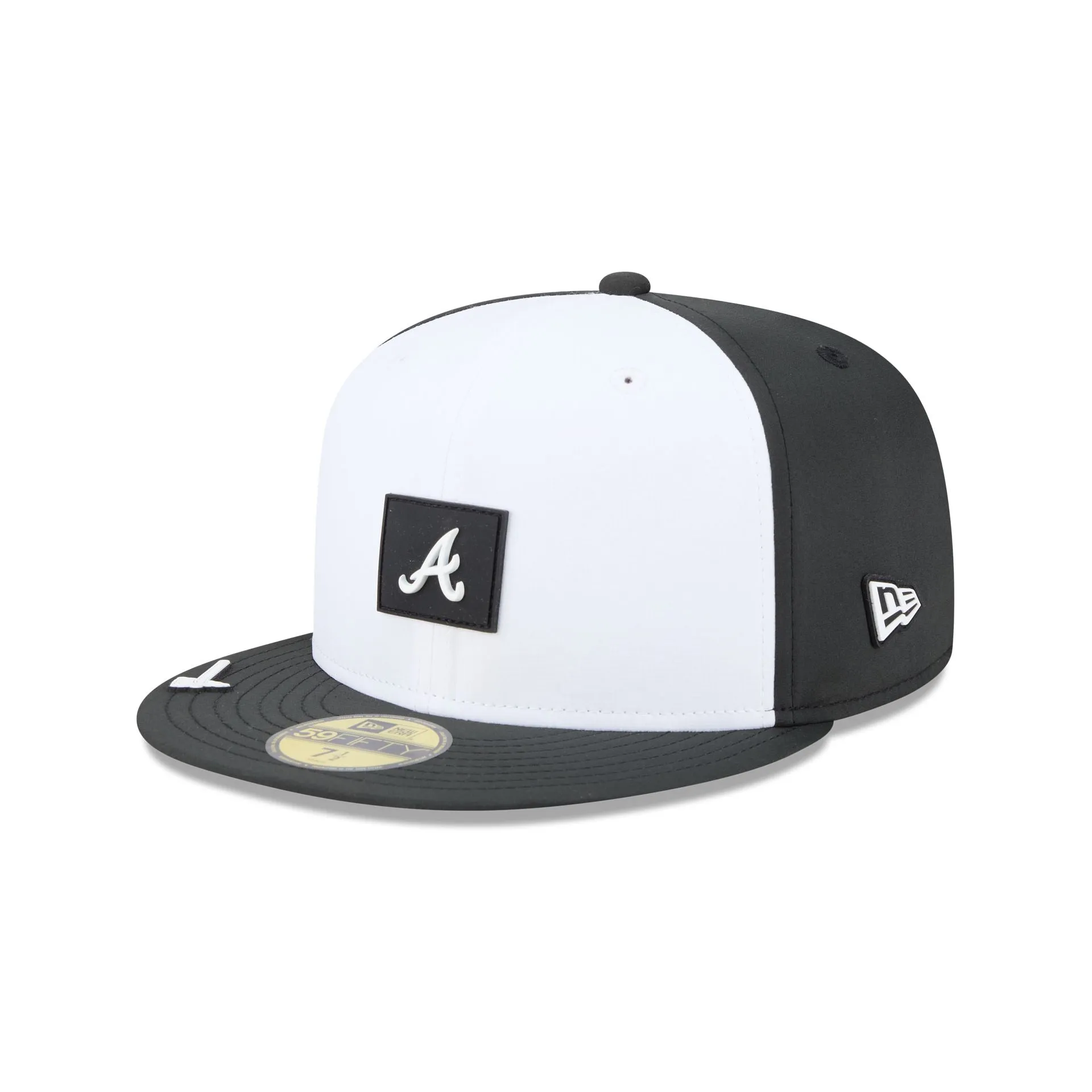Atlanta Braves 2026 Clubhouse Black & White 59FIFTY Fitted Hat sold by New Era product image thumbnail 3
