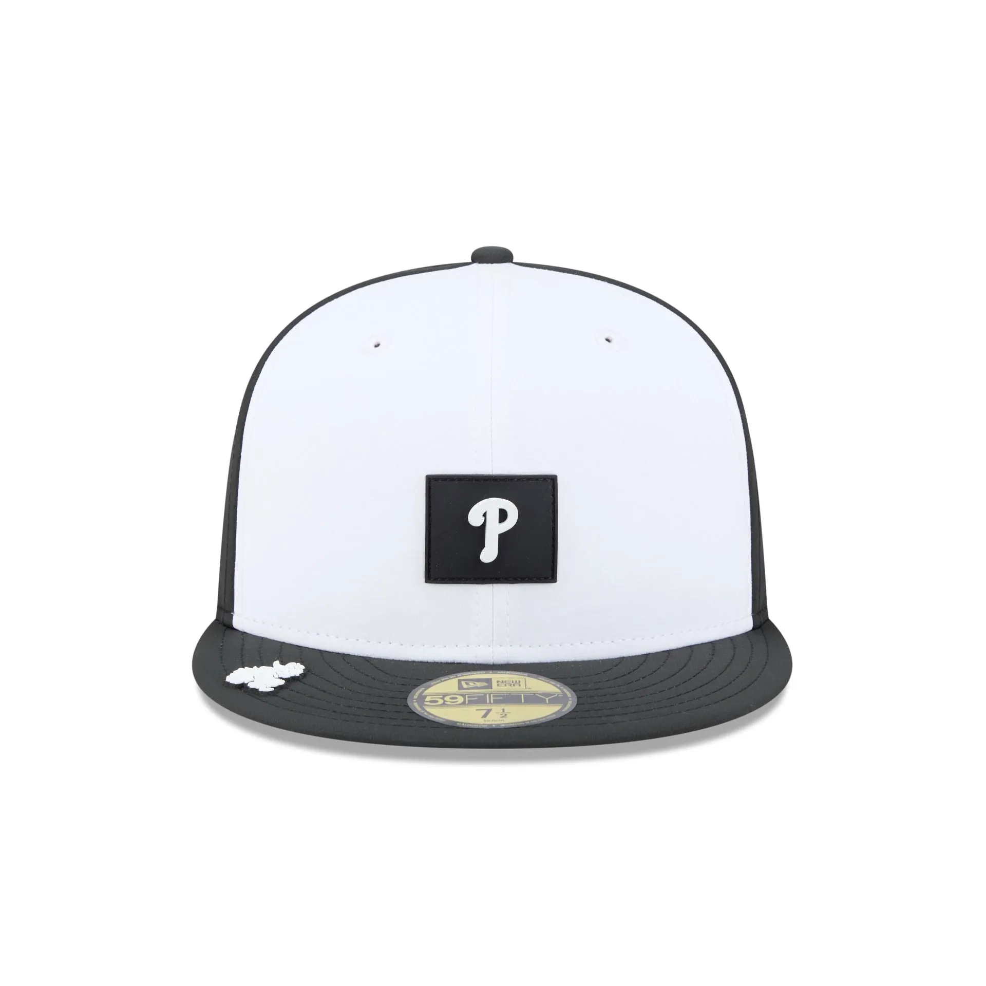 Philadelphia Phillies 2026 Clubhouse Black & White 59FIFTY Fitted Hat sold by New Era product image thumbnail 2