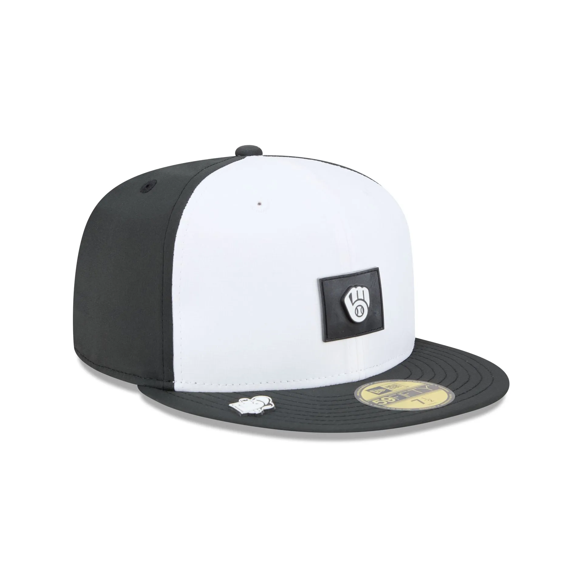 Milwaukee Brewers 2026 Clubhouse Black & White 59FIFTY Fitted Hat sold by New Era