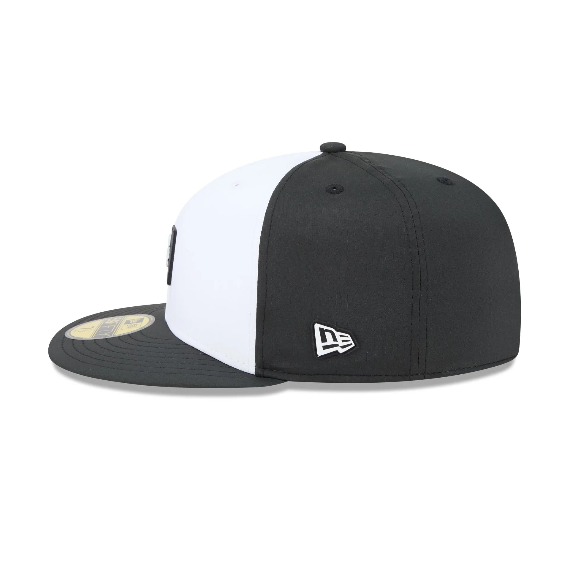 Boston Red Sox 2026 Clubhouse Black & White 59FIFTY Fitted Hat sold by New Era product image thumbnail 5