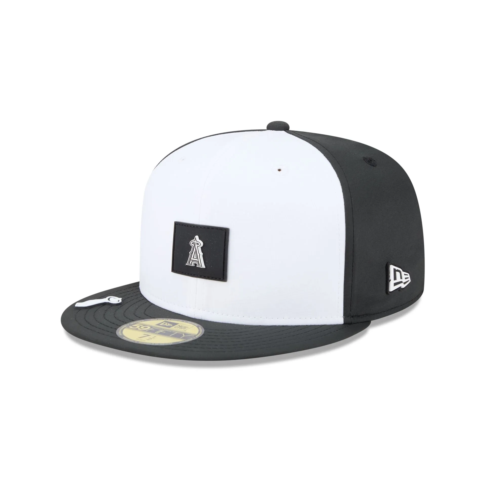 Los Angeles Angels 2026 Clubhouse Black & White 59FIFTY Fitted Hat sold by New Era product image thumbnail 3
