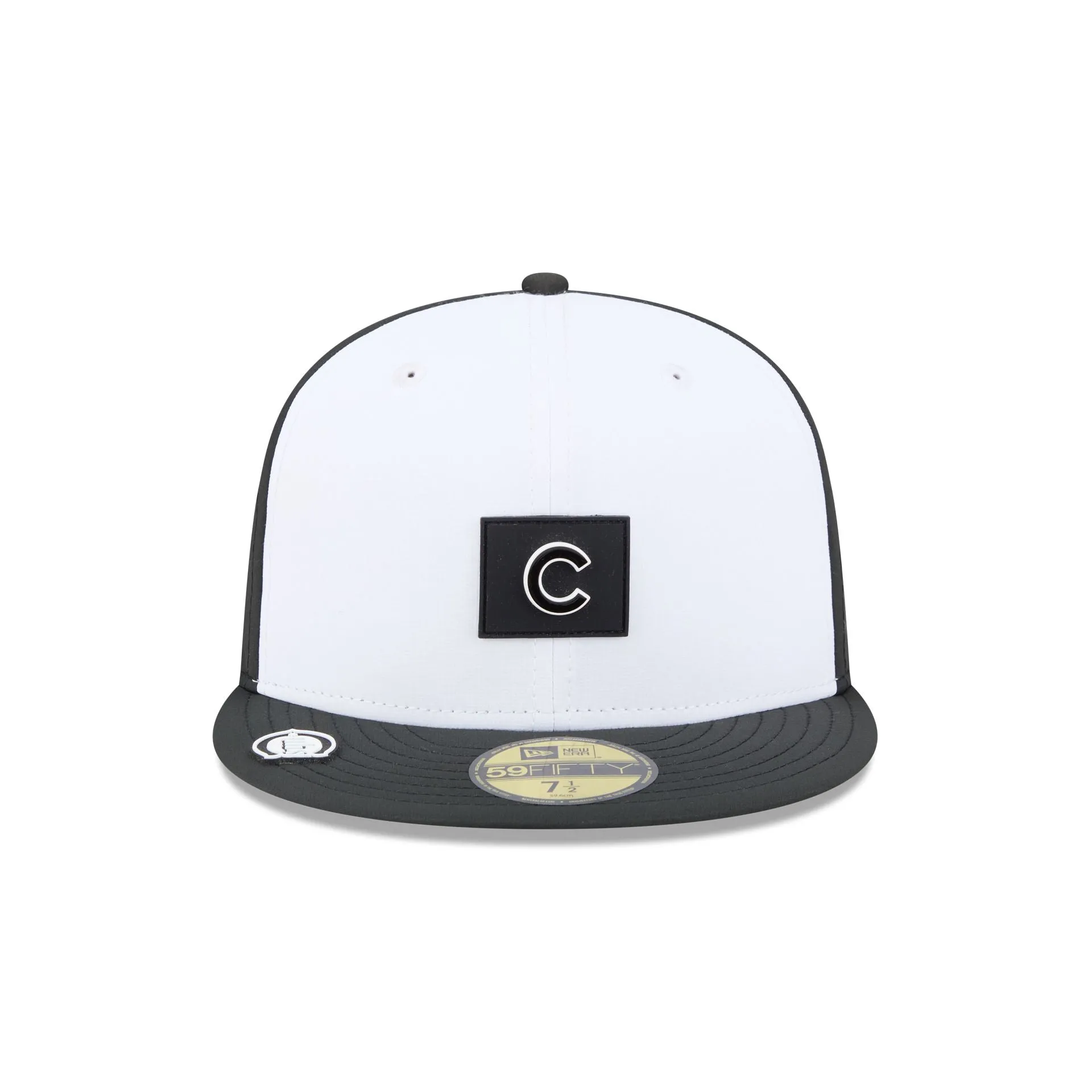 Chicago Cubs 2026 Clubhouse Black & White 59FIFTY Fitted Hat sold by New Era product image thumbnail 2