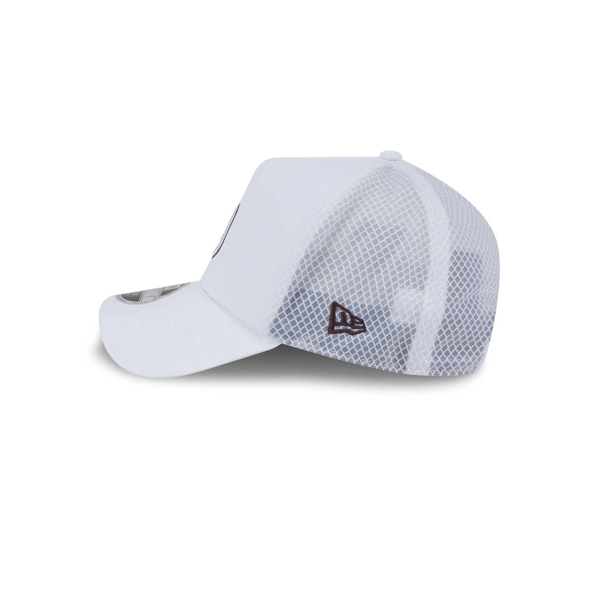 San Diego Padres 2026 Batting Practice White 9FORTY APEX Trucker Hat sold by New Era product image thumbnail 4