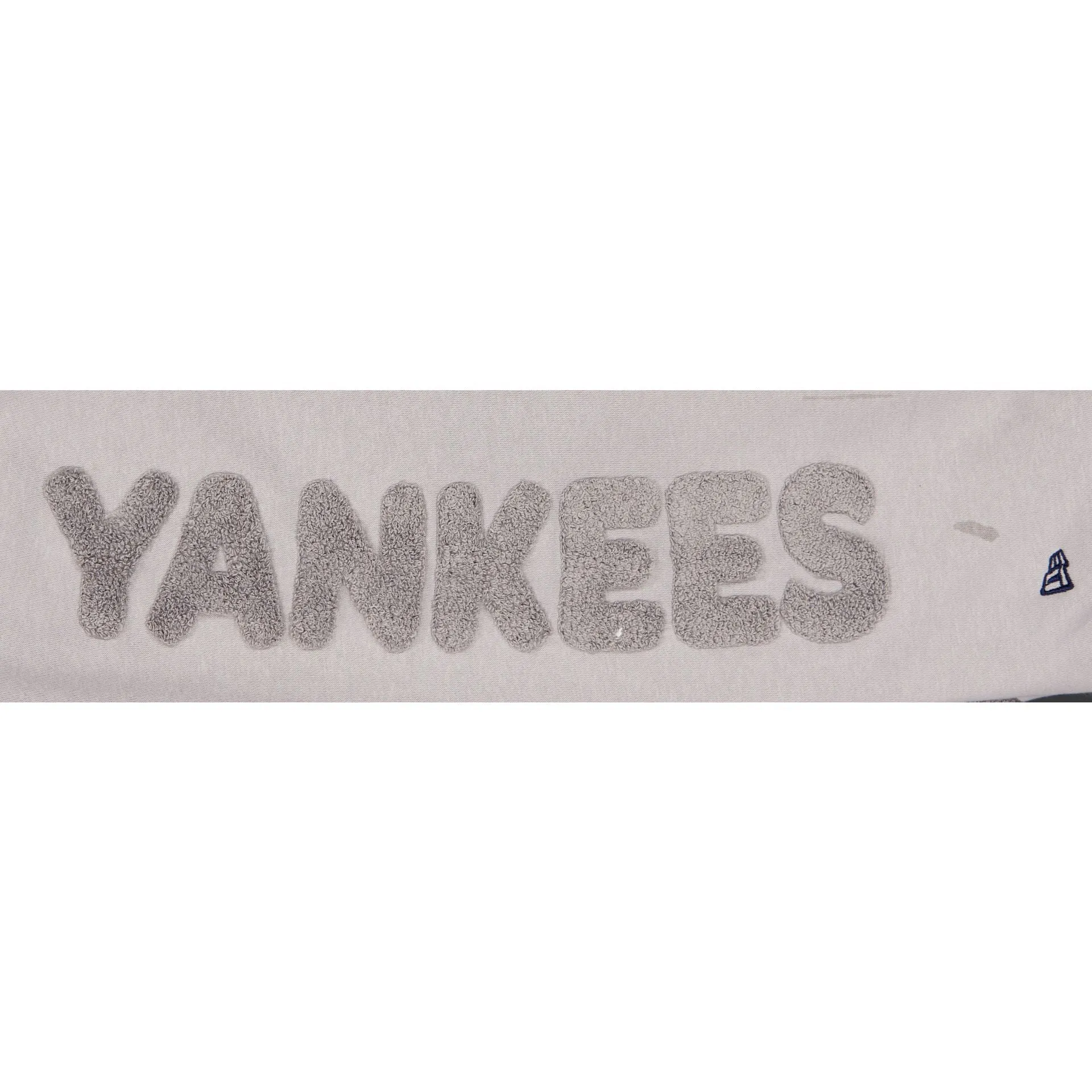 New York Yankees Throwback Laurel Women's Jacket sold by New Era product image thumbnail 3