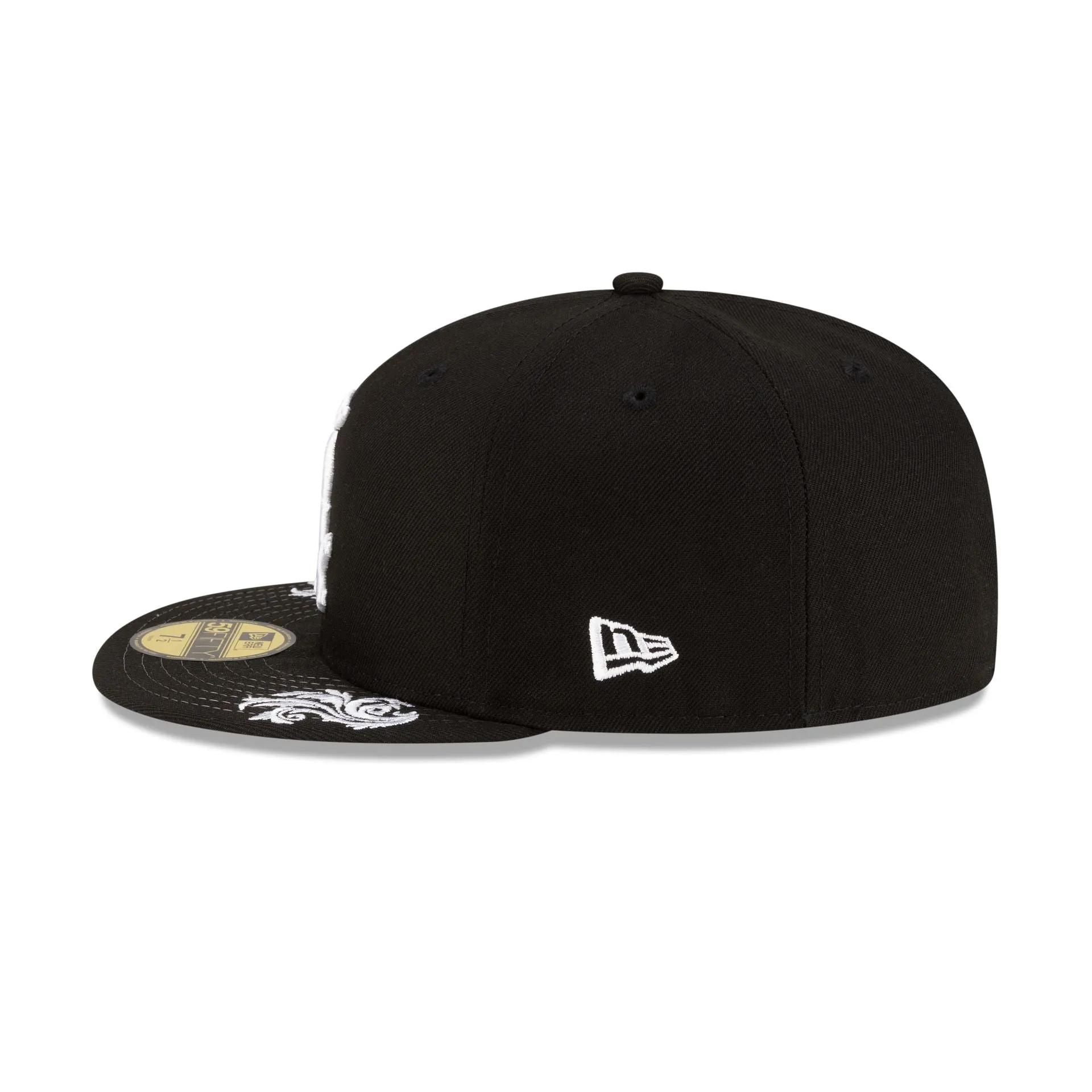 Chicago White Sox Script Black and White 59FIFTY Fitted Hat sold by New Era product image thumbnail 5